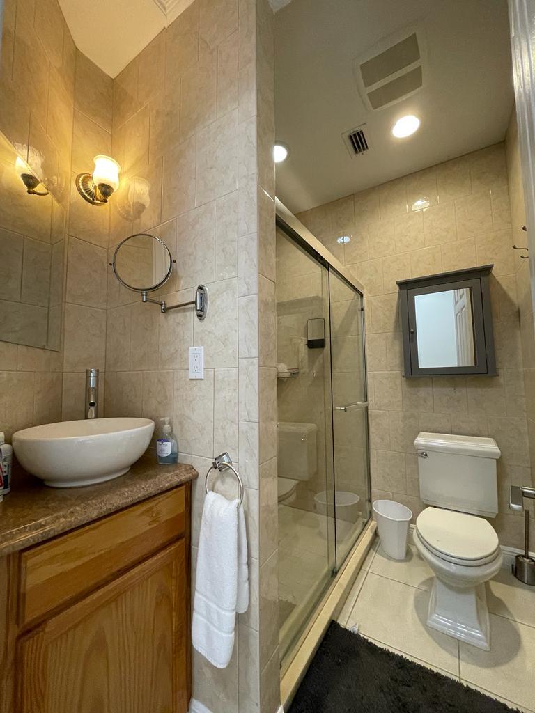1111 Se Westchester Drive Property Photo 18