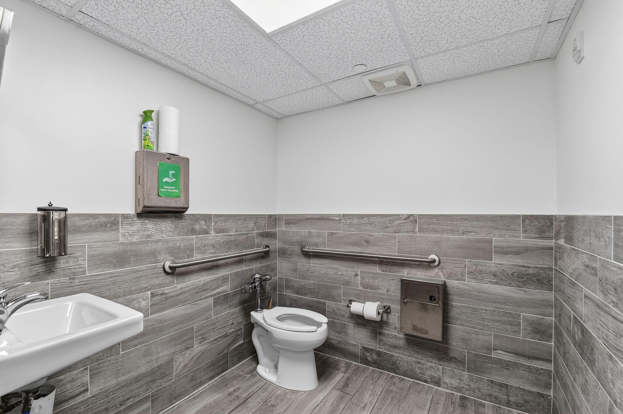 510 E Ocean Avenue 102 Property Photo 22