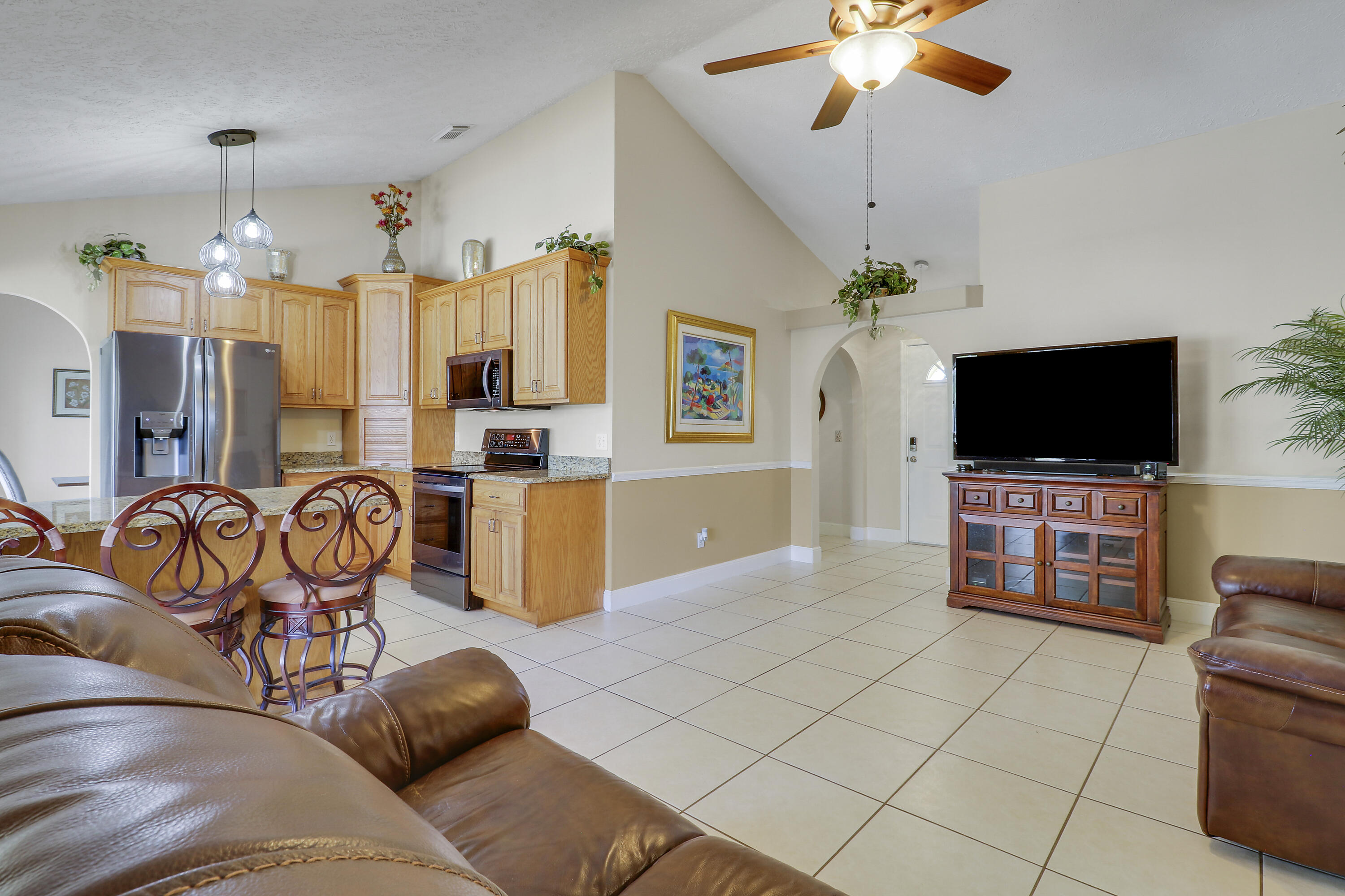2374 Sw Chateau Terrace Property Photo 6