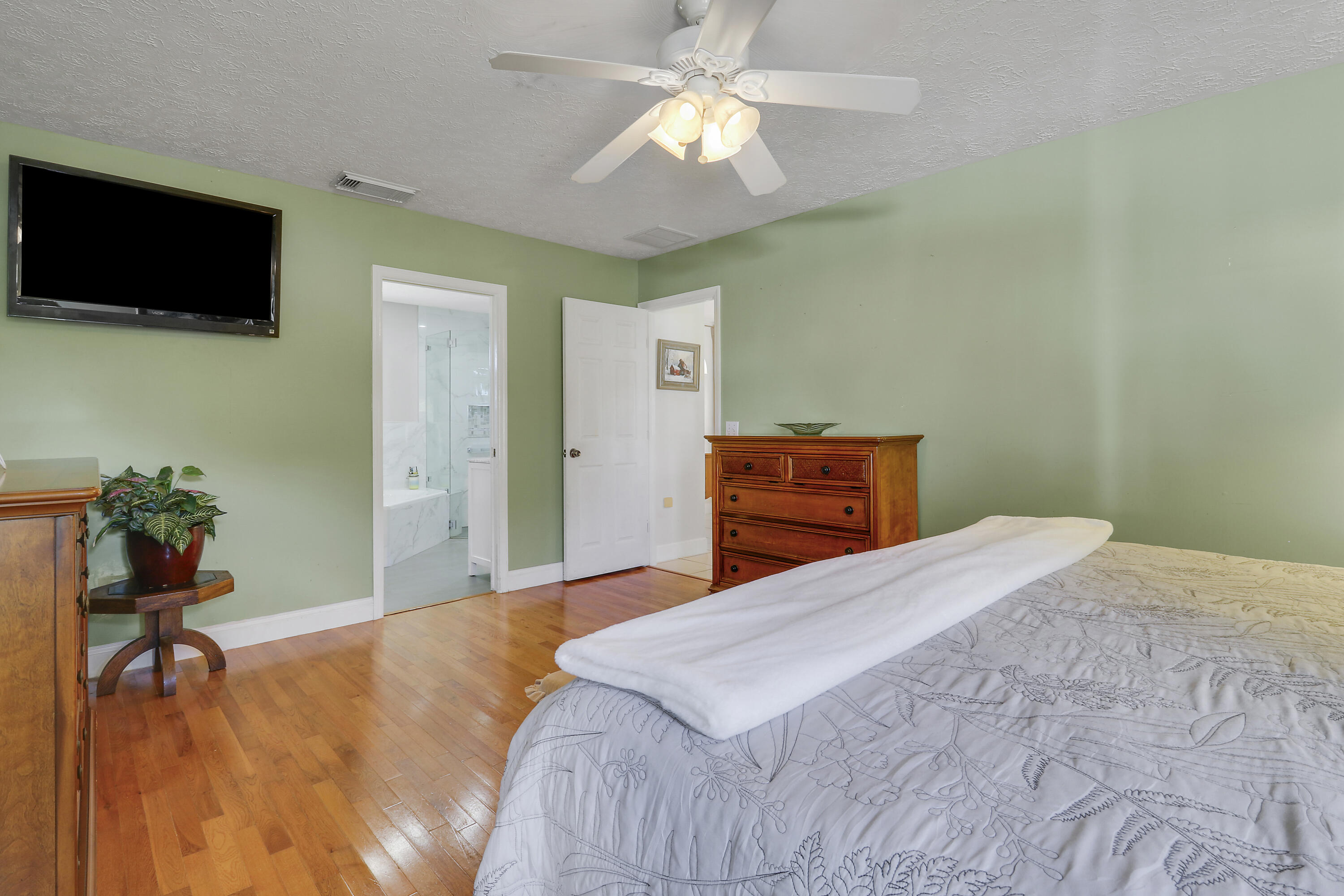 2374 Sw Chateau Terrace Property Photo 9