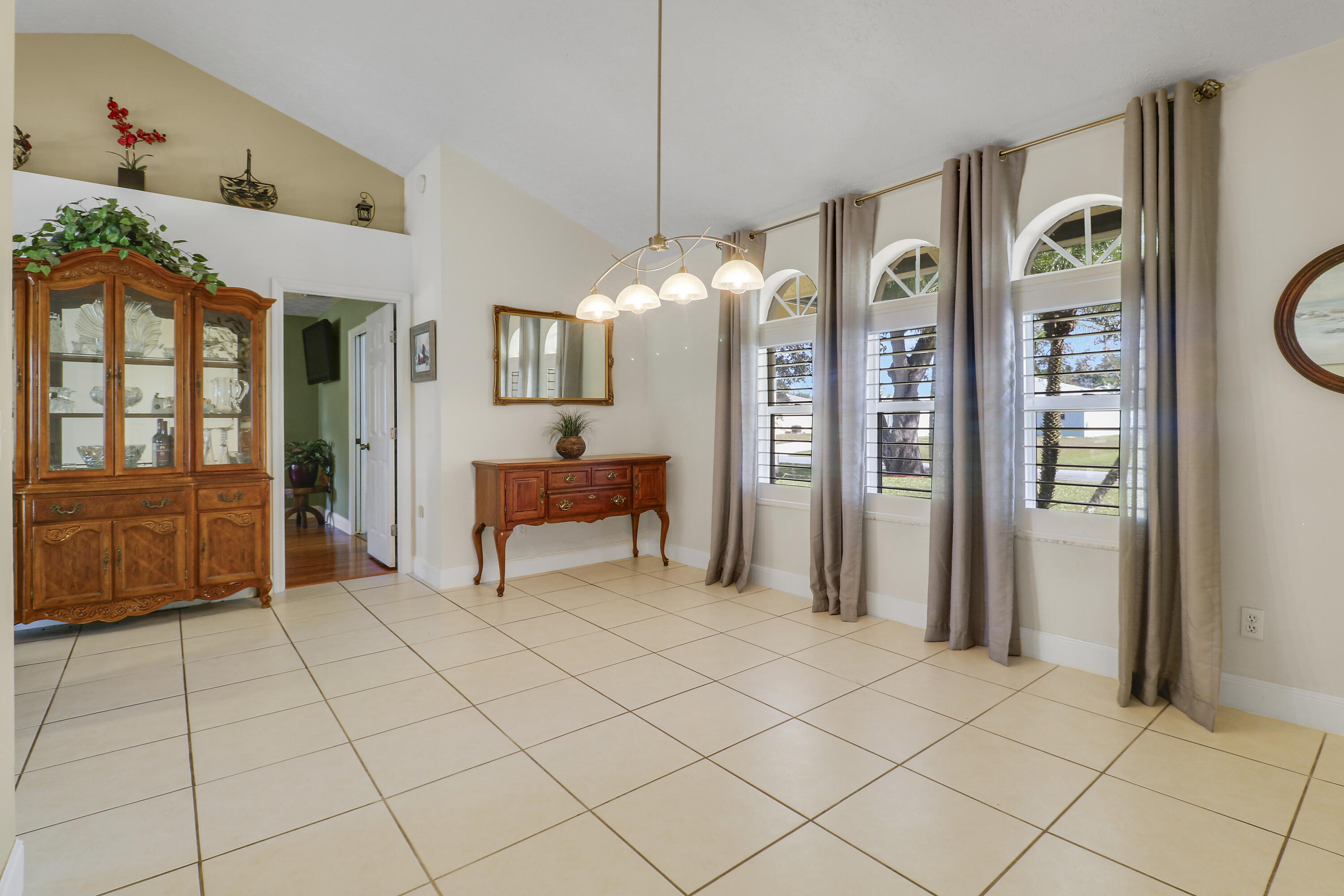 2374 Sw Chateau Terrace Property Photo 16