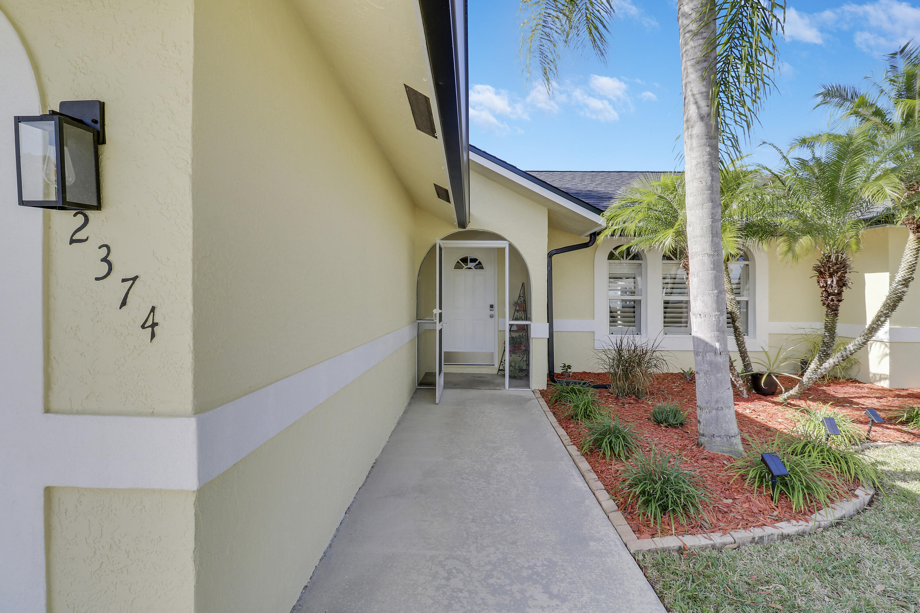 2374 Sw Chateau Terrace Property Photo 40
