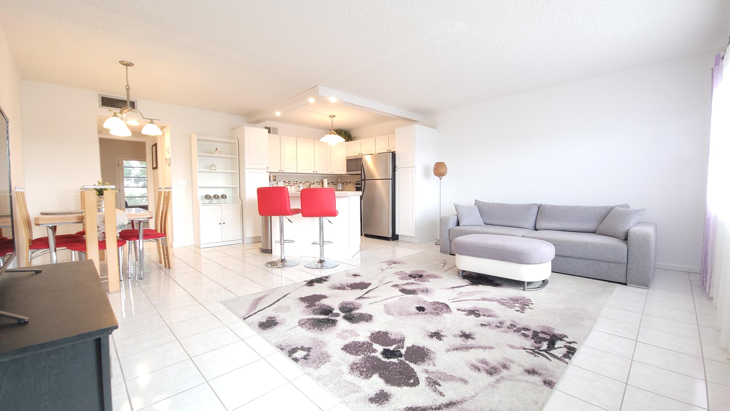 405 Southampton A Property Photo 1