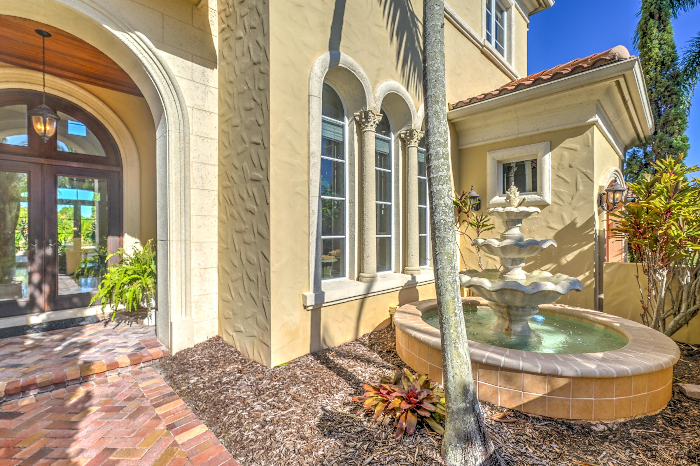 190 Se Bella Strano Property Photo 6