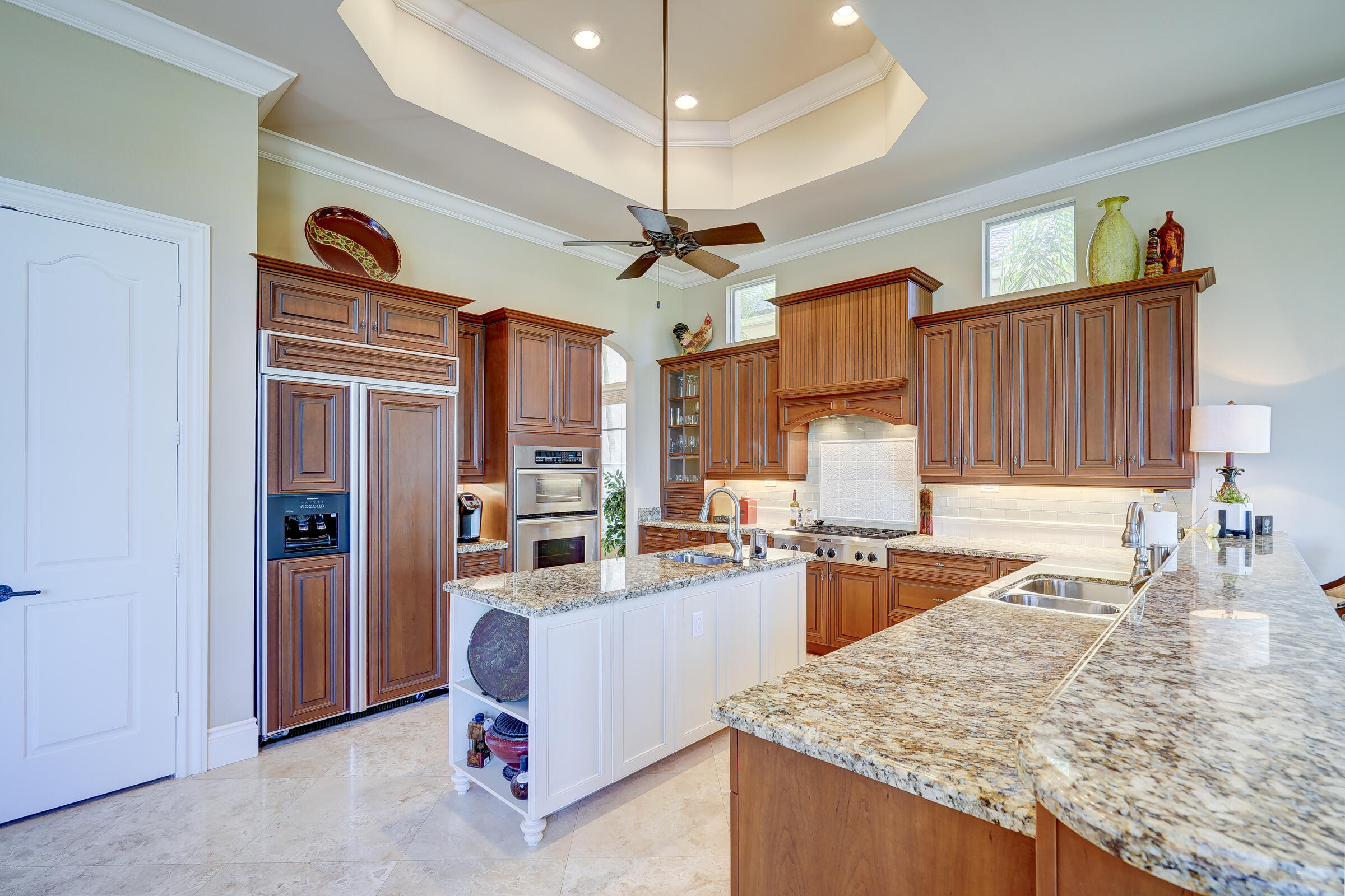 190 Se Bella Strano Property Photo 29