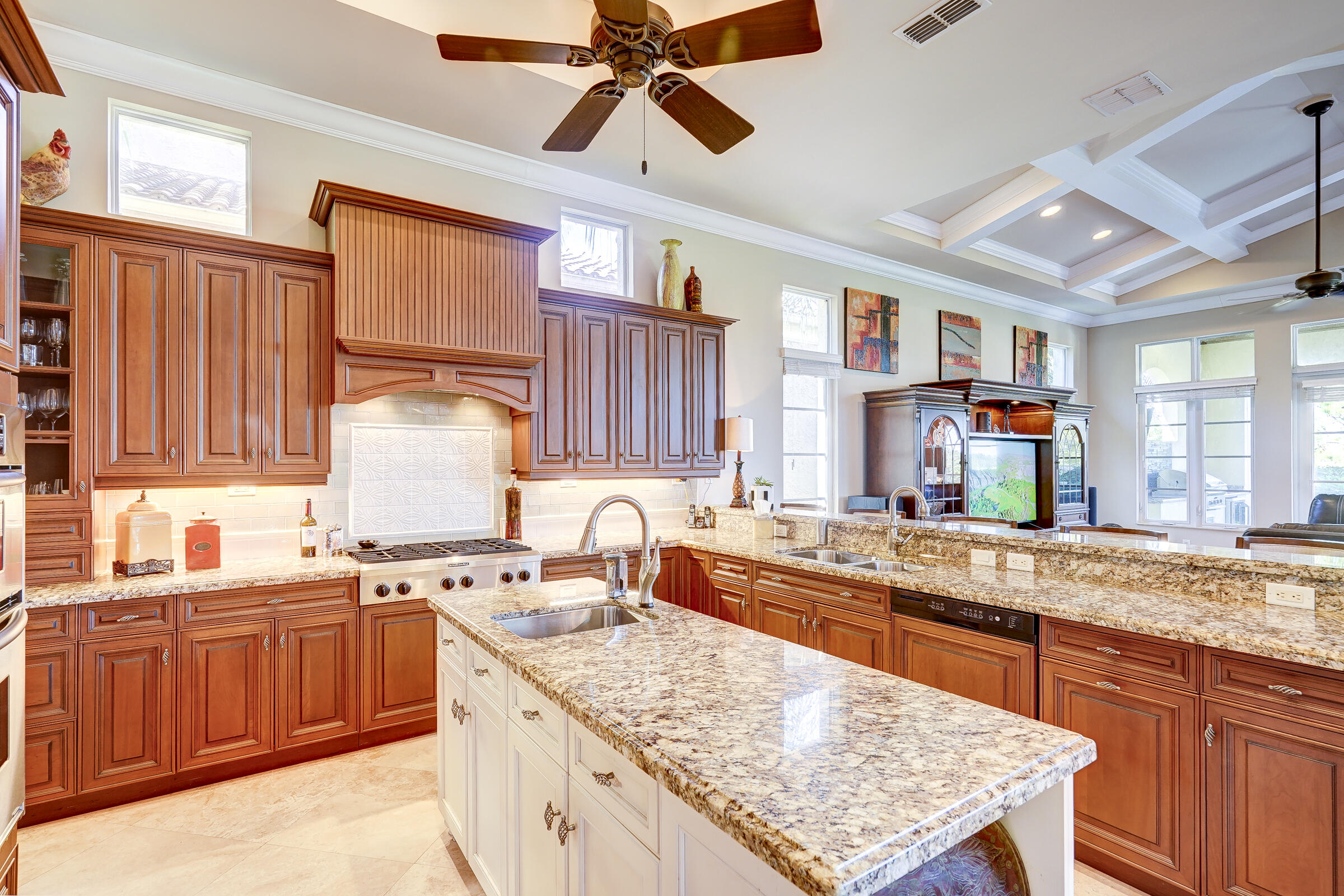 190 Se Bella Strano Property Photo 31