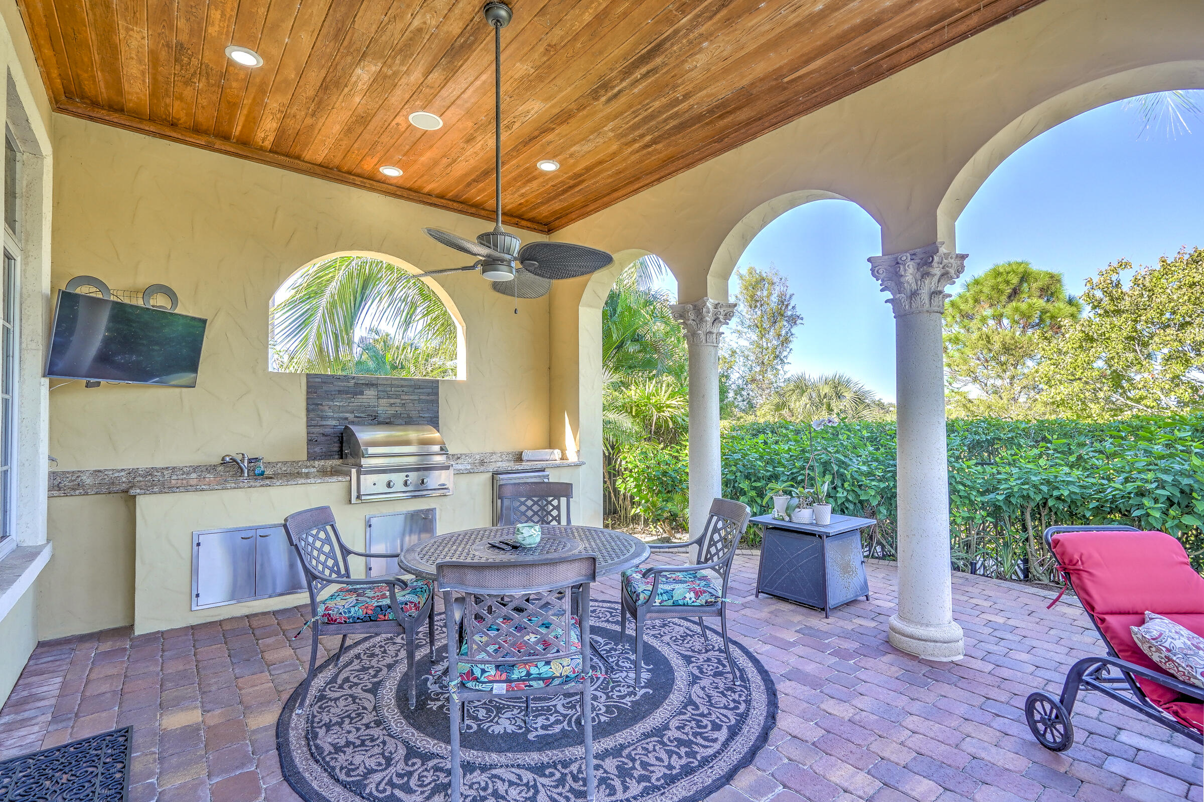 190 Se Bella Strano Property Photo 55