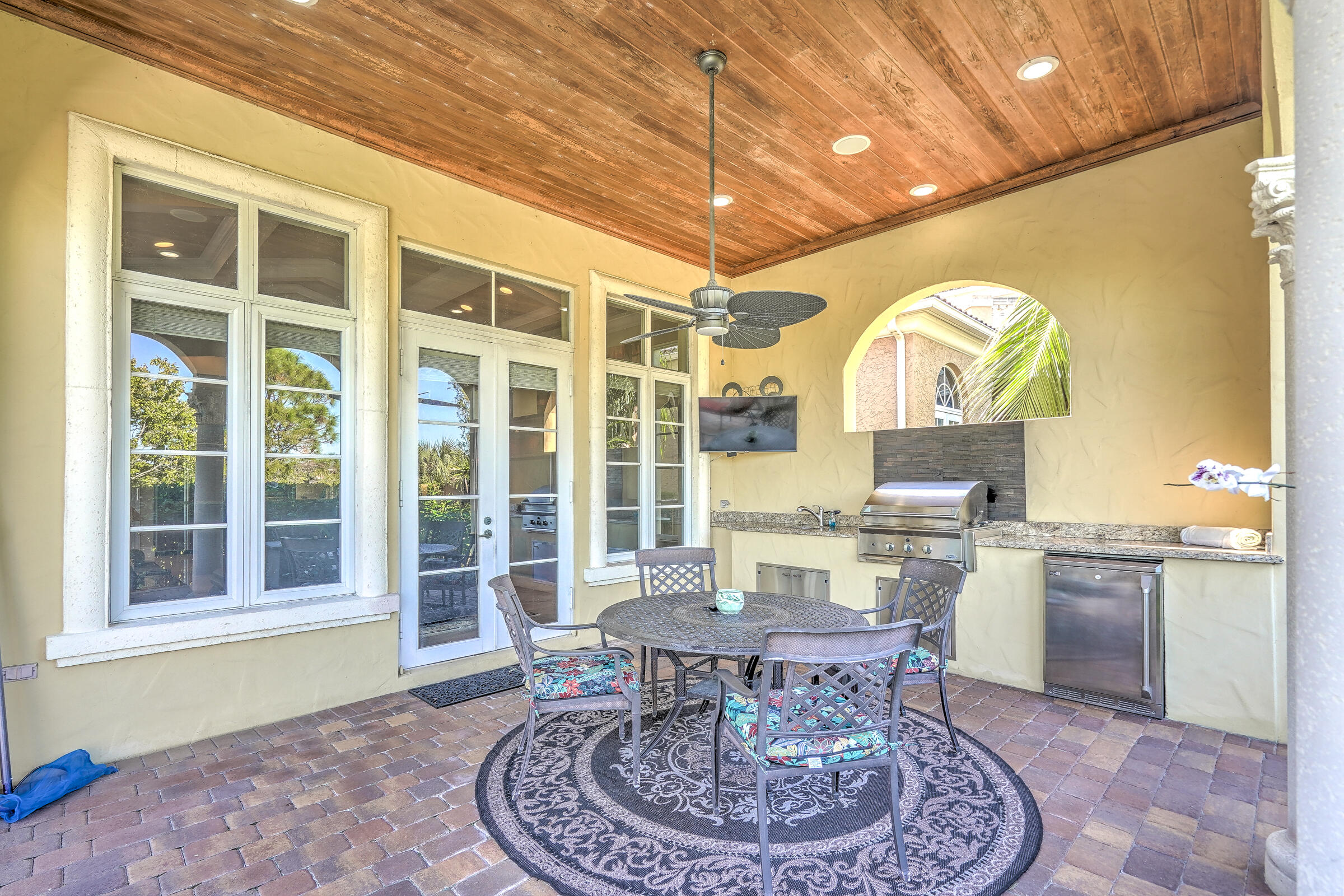 190 Se Bella Strano Property Photo 56