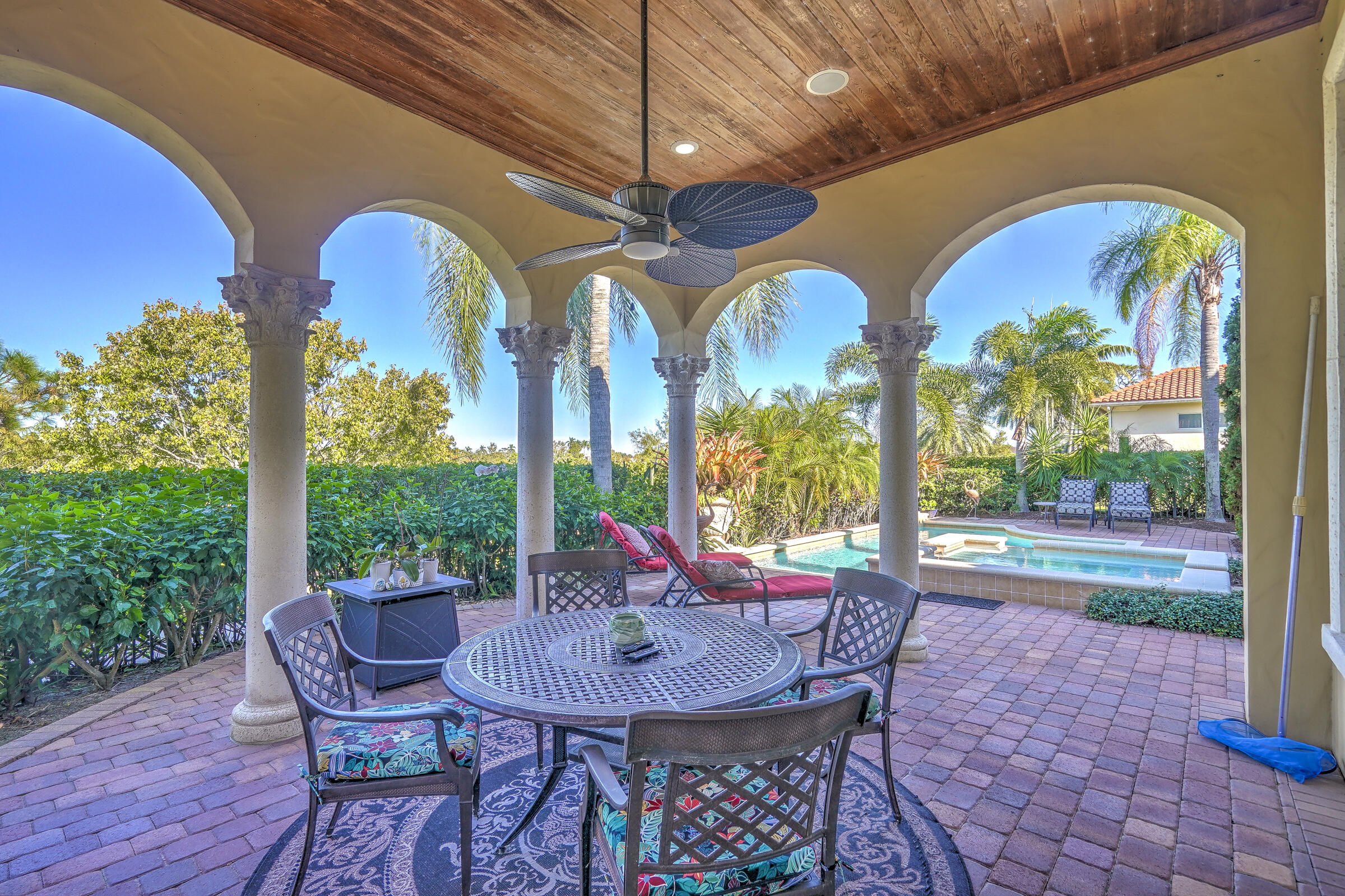 190 Se Bella Strano Property Photo 57