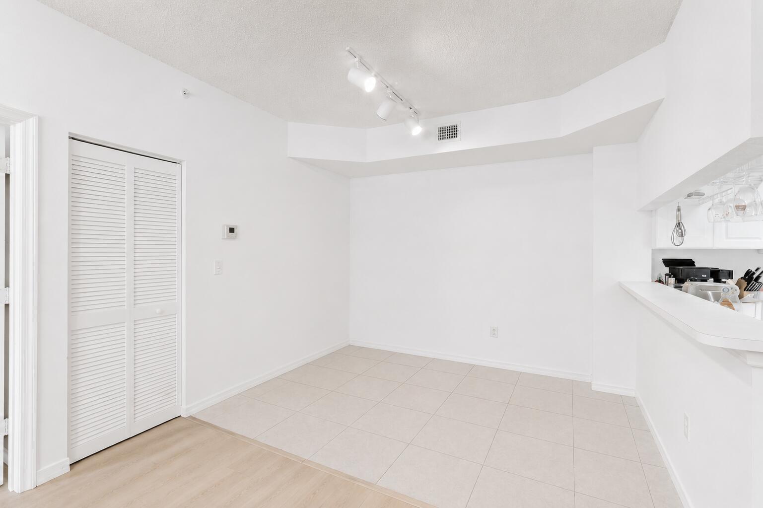 2806 Veronia Drive 301 Property Photo 8