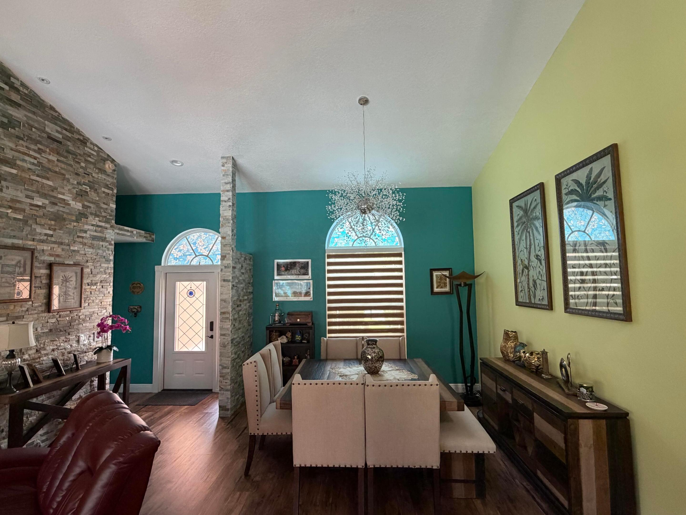 9050 Cypress Hollow Drive Property Photo 7
