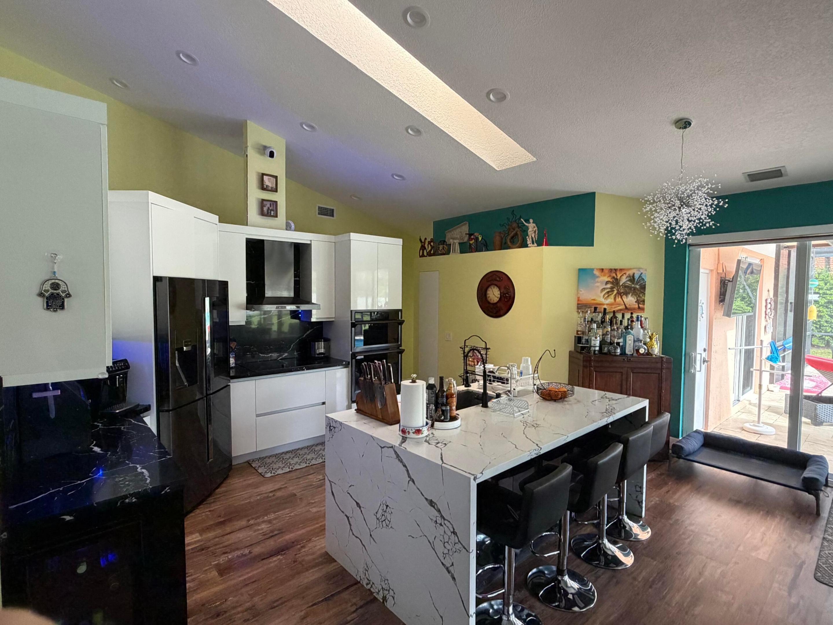 9050 Cypress Hollow Drive Property Photo 10