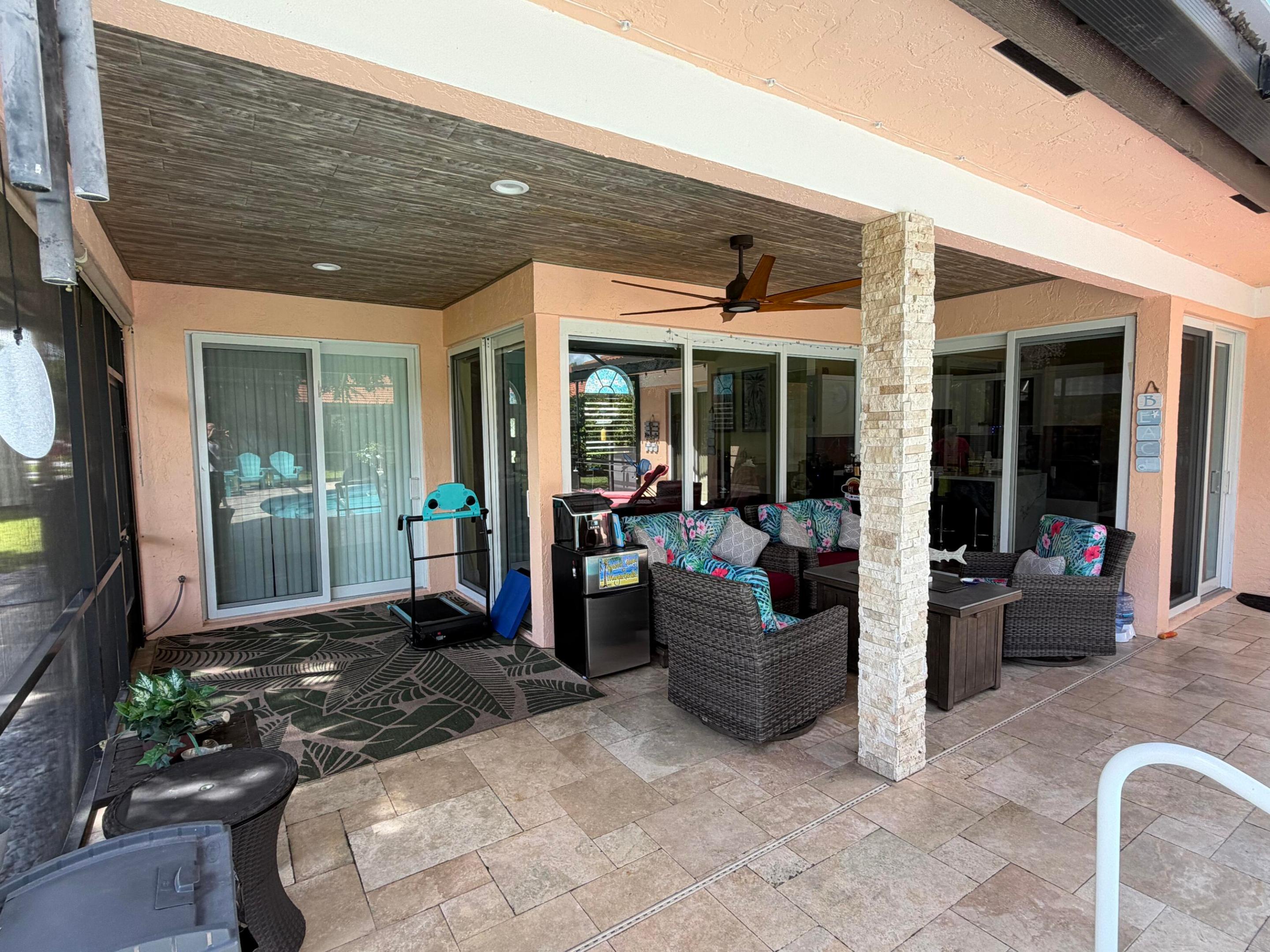 9050 Cypress Hollow Drive Property Photo 19