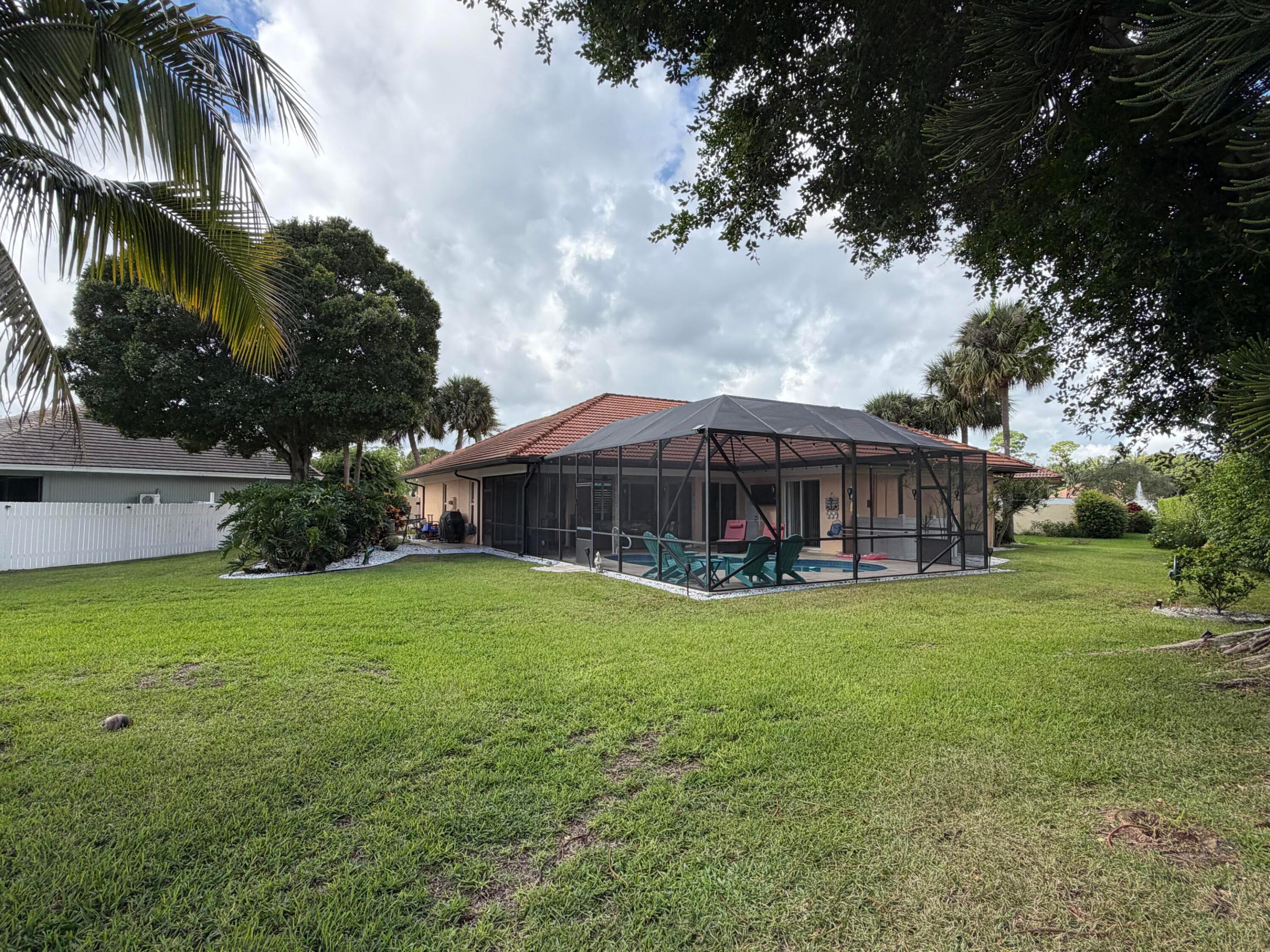 9050 Cypress Hollow Drive Property Photo 27
