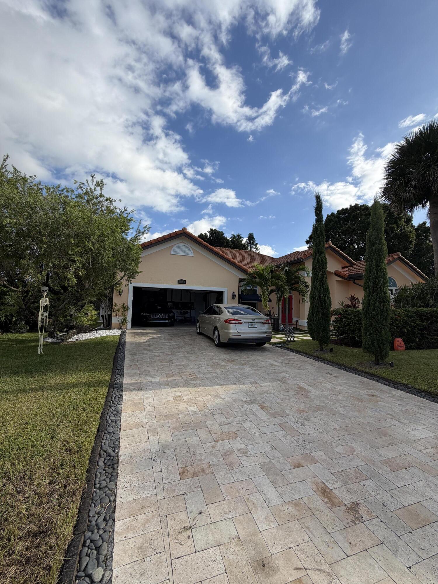 9050 Cypress Hollow Drive Property Photo 33