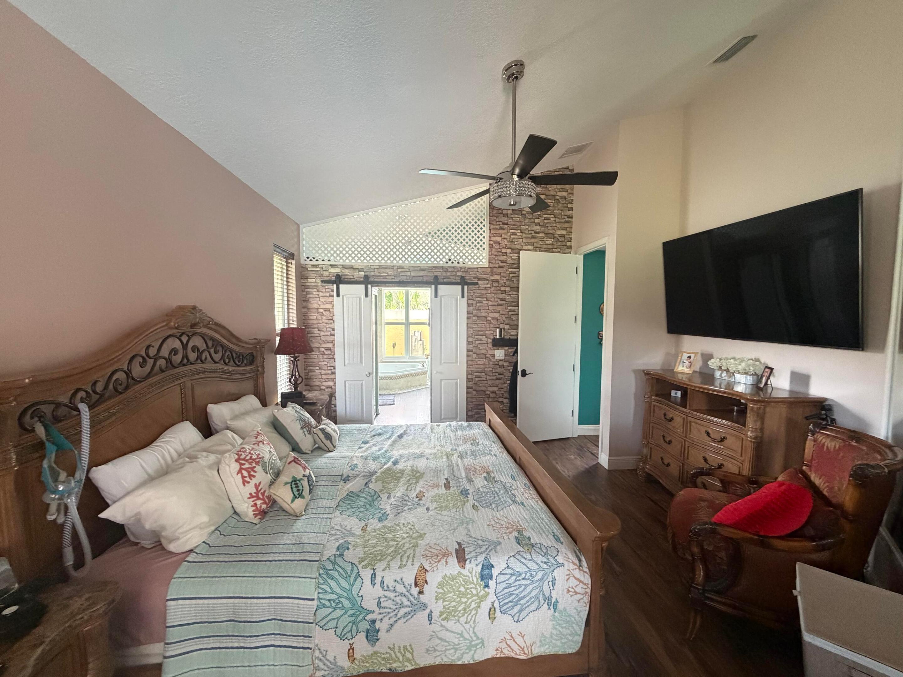 9050 Cypress Hollow Drive Property Photo 45
