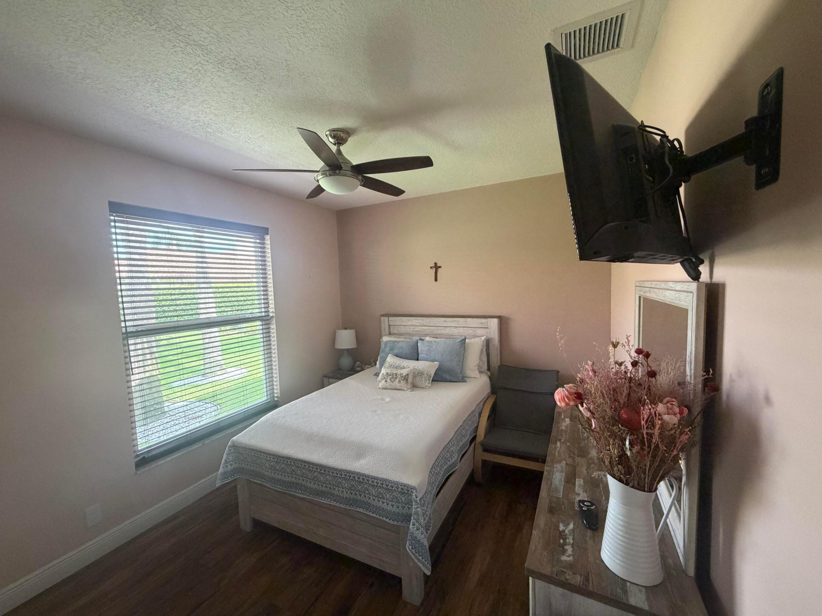 9050 Cypress Hollow Drive Property Photo 46