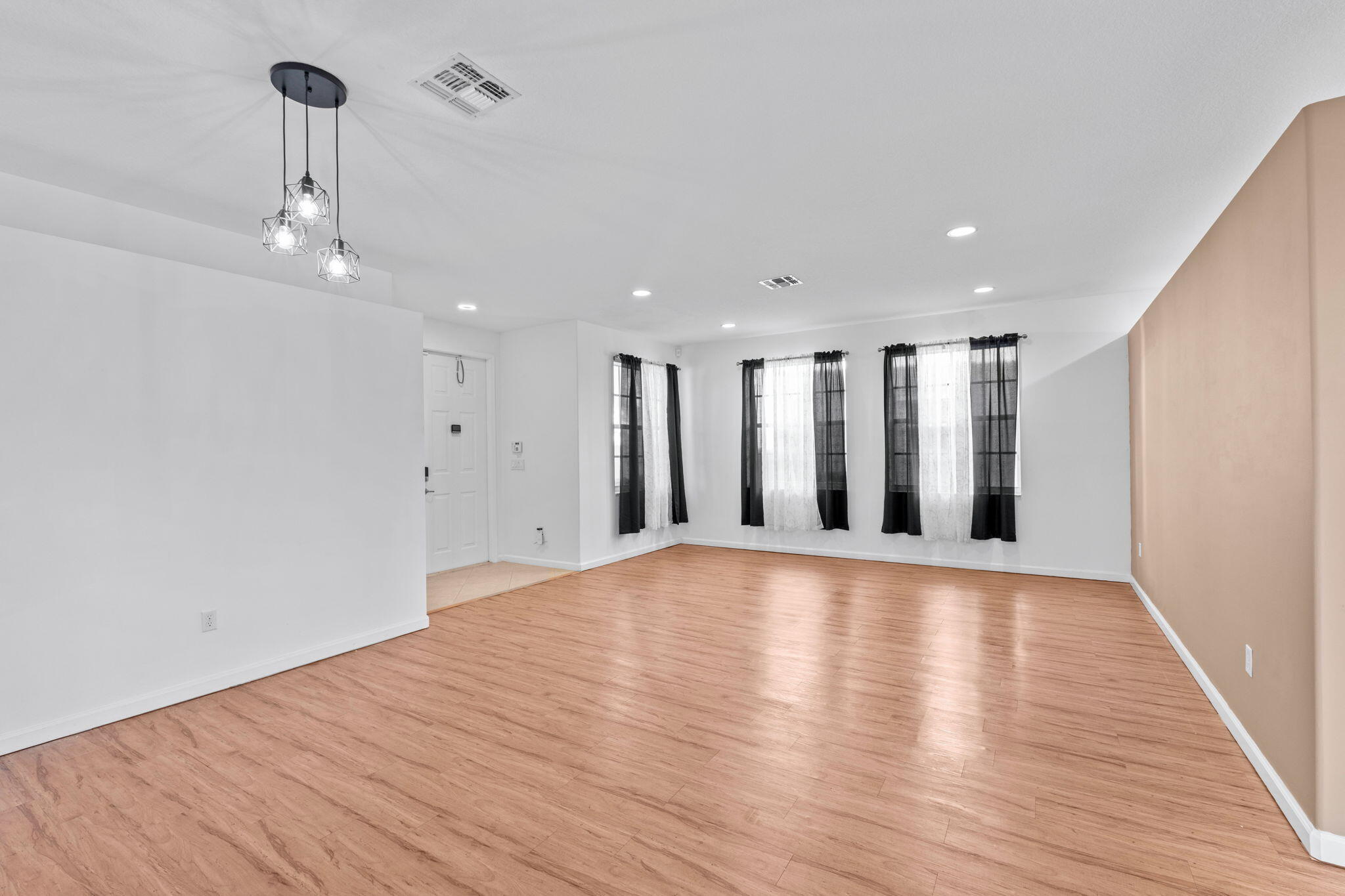 11704 Sw Bennington Circle Property Photo 3