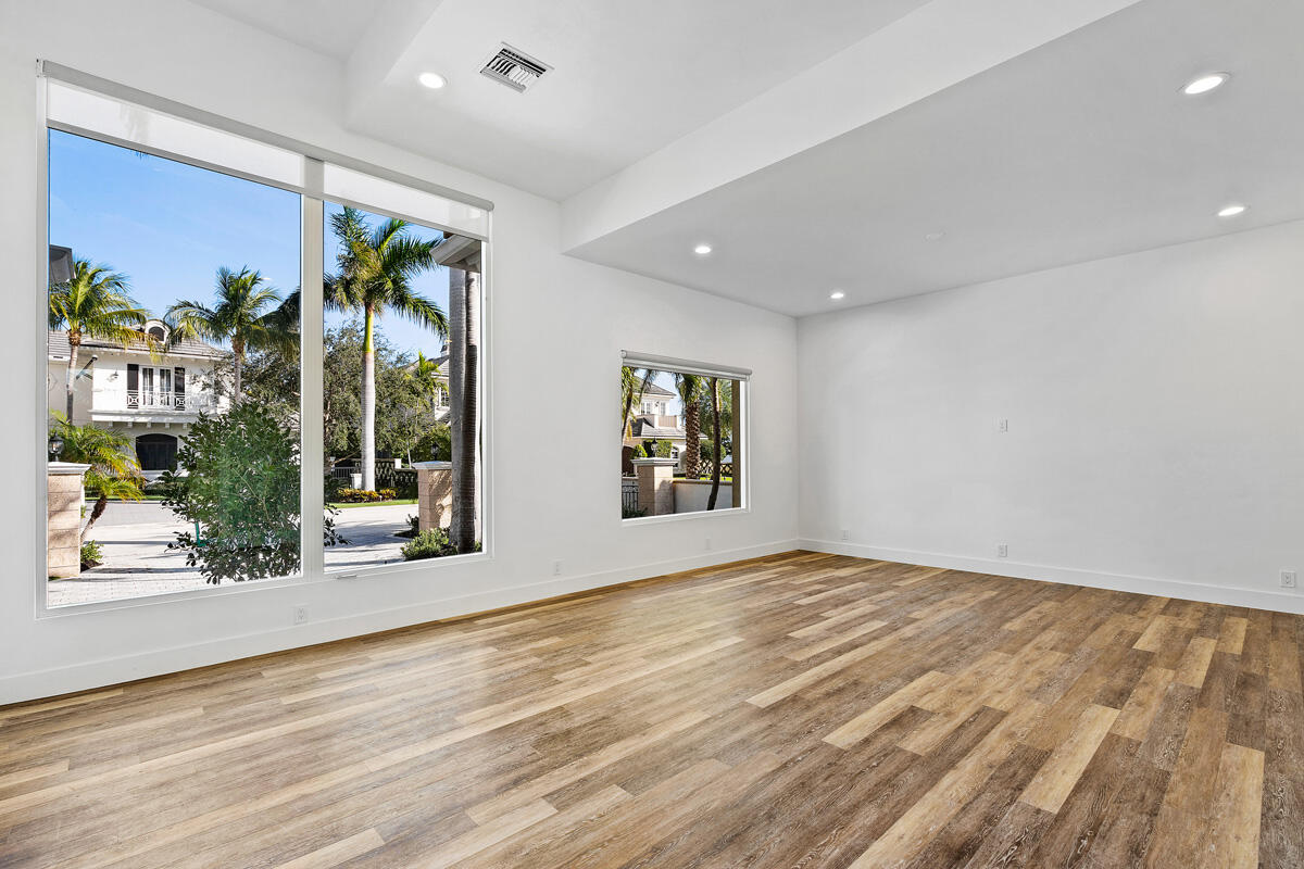 533 E Alexander Palm Road Property Photo 25