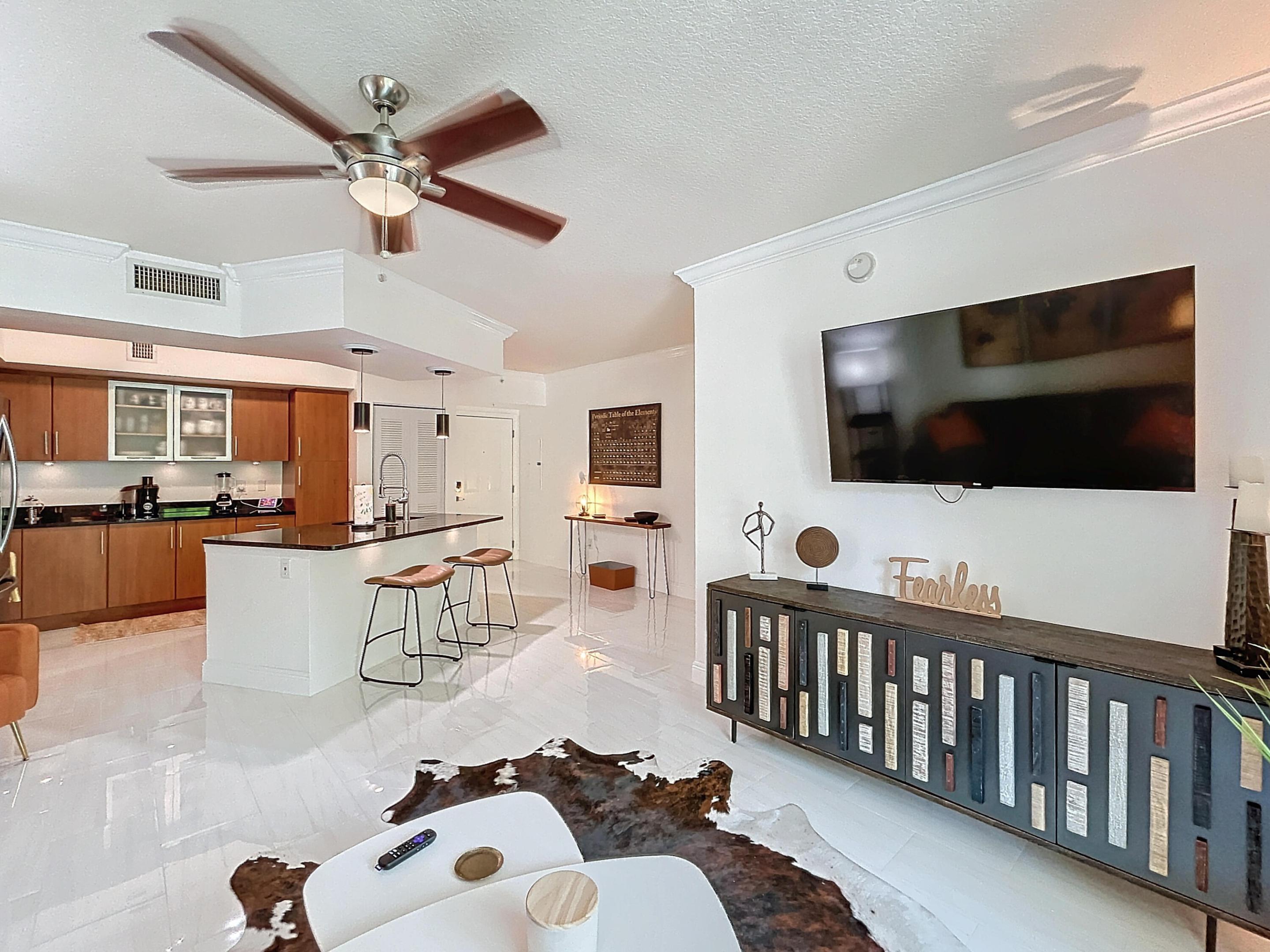 600 S Dixie Highway 630 Property Photo 6