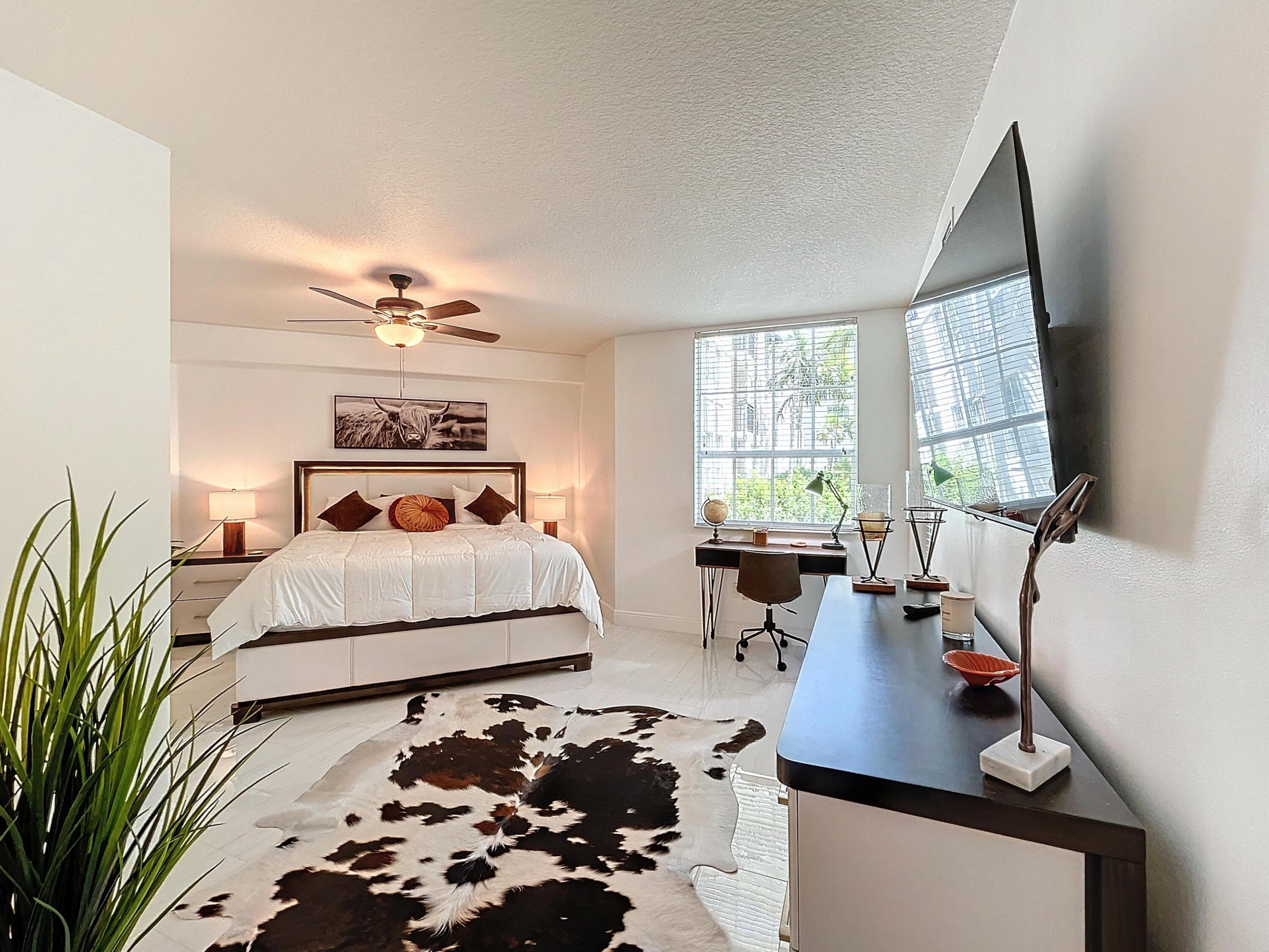 600 S Dixie Highway 630 Property Photo 11