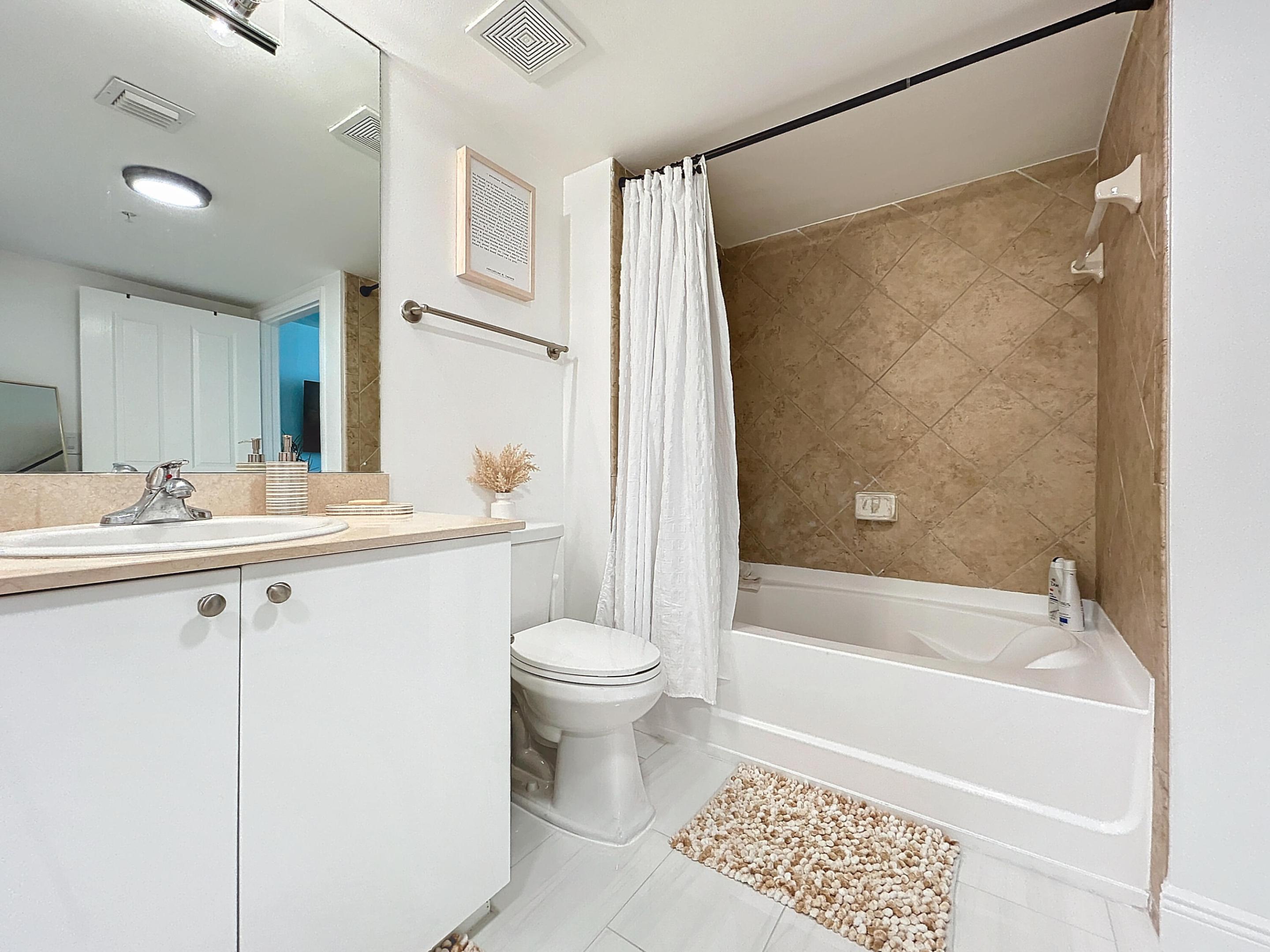 600 S Dixie Highway 630 Property Photo 17