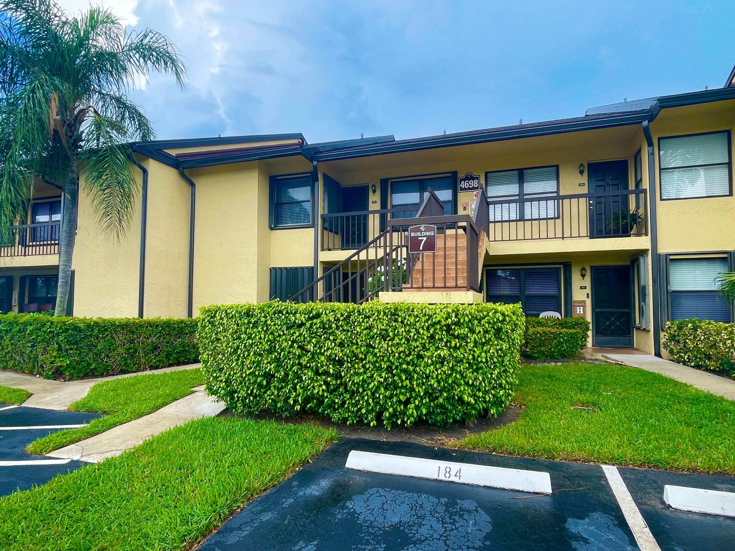 4698 Lucerne Lakes Boulevard E 203 Property Photo 2