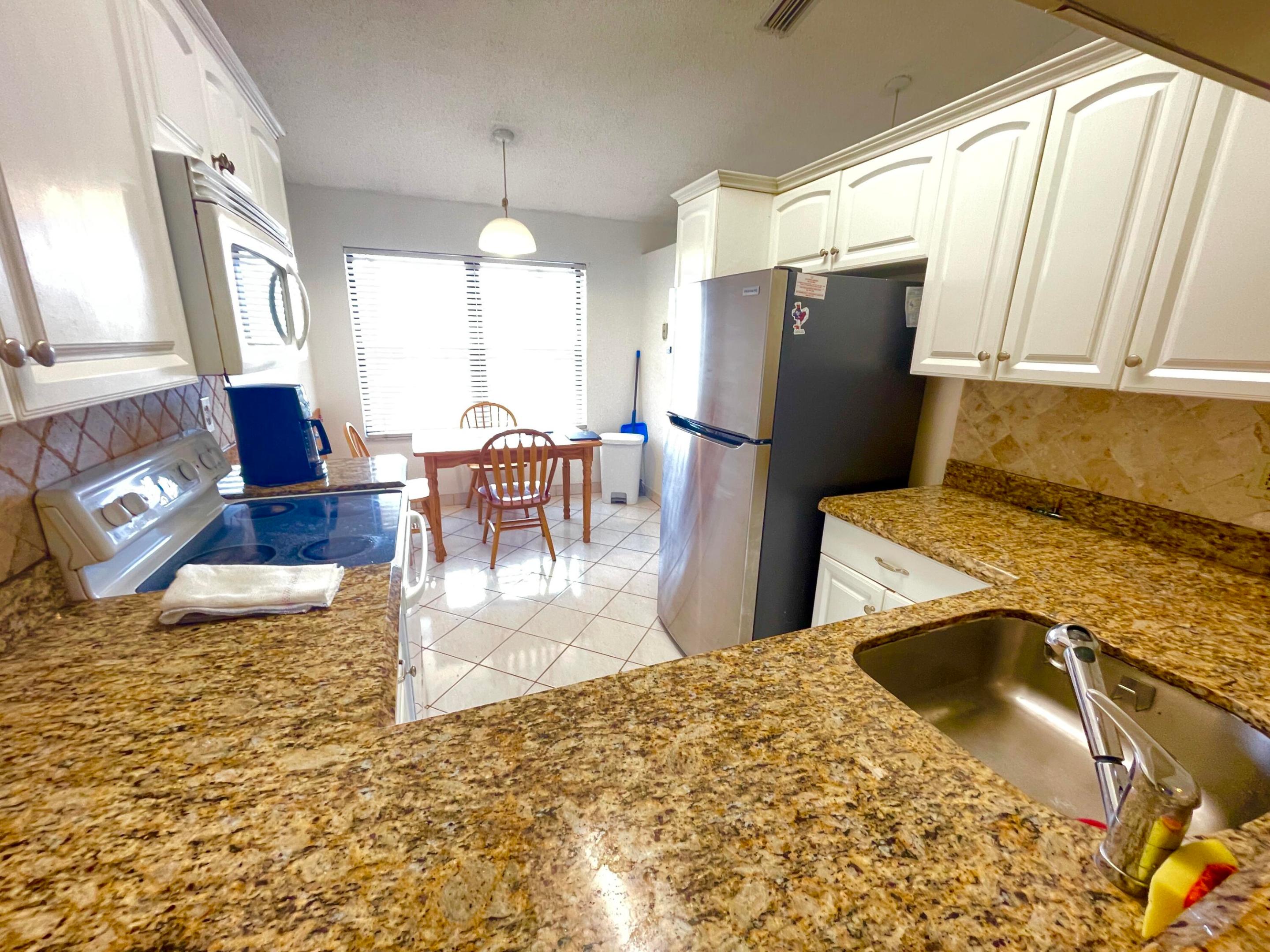 4698 Lucerne Lakes Boulevard E 203 Property Photo 5