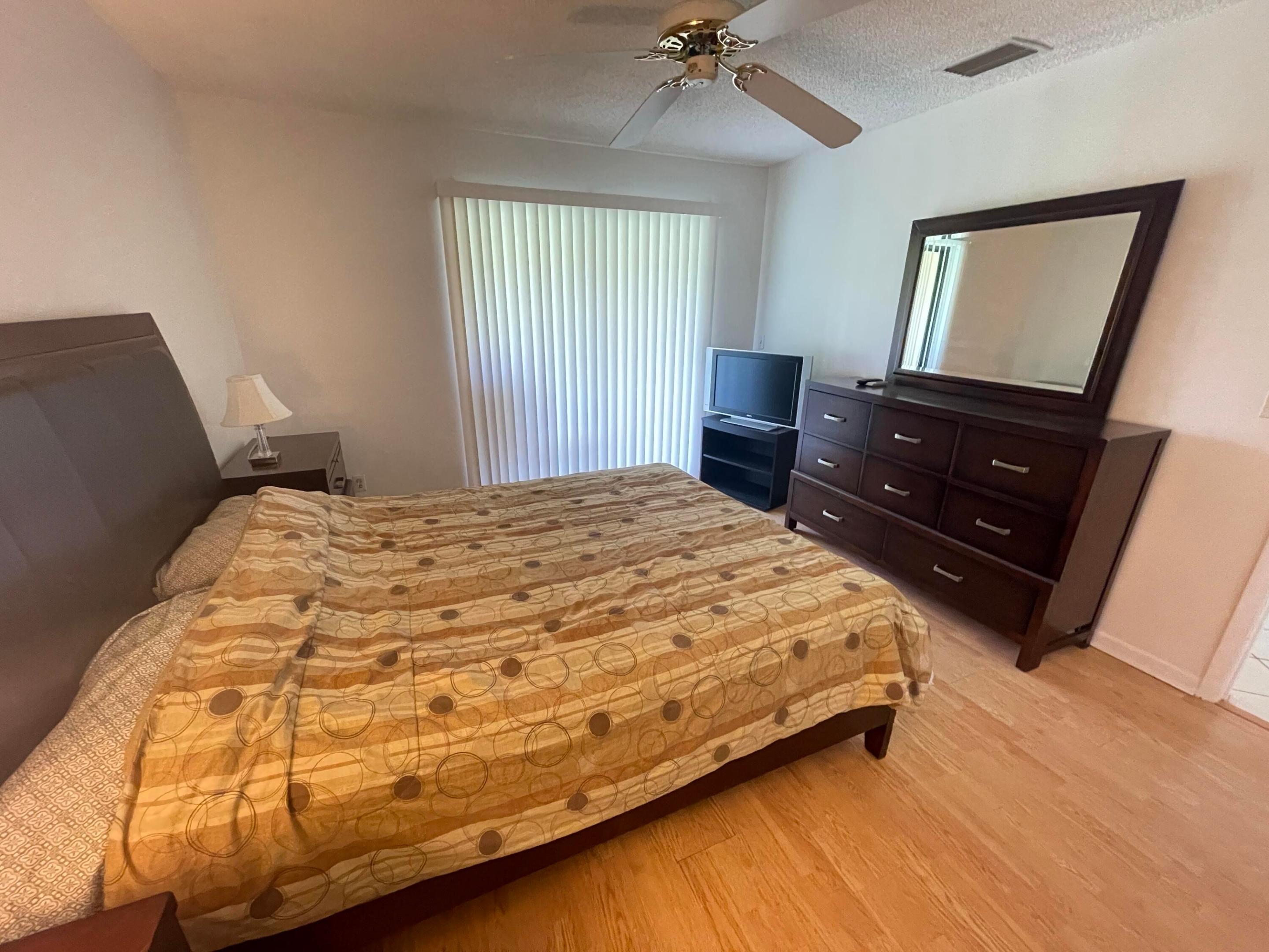 4698 Lucerne Lakes Boulevard E 203 Property Photo 12