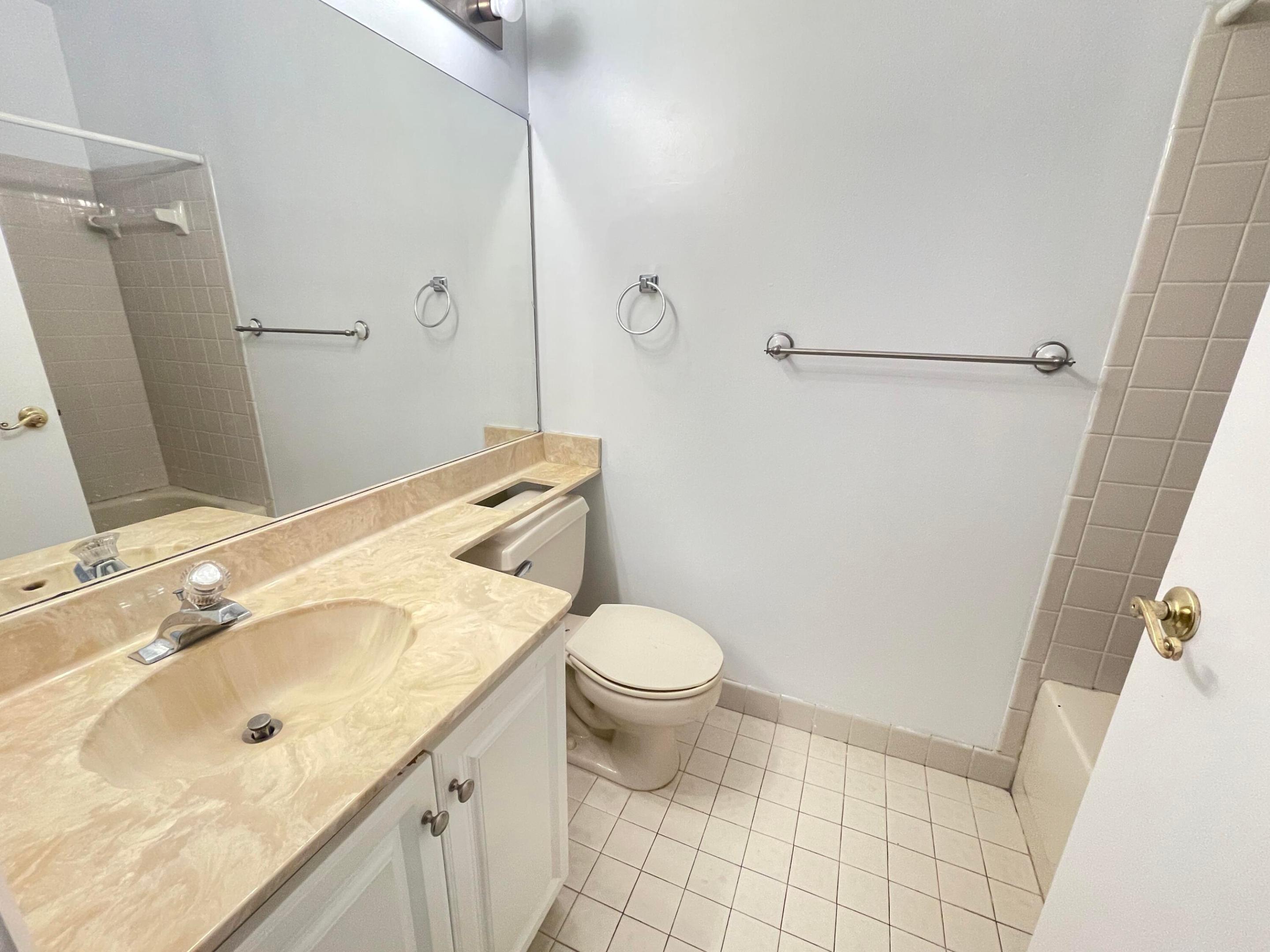 4698 Lucerne Lakes Boulevard E 203 Property Photo 17