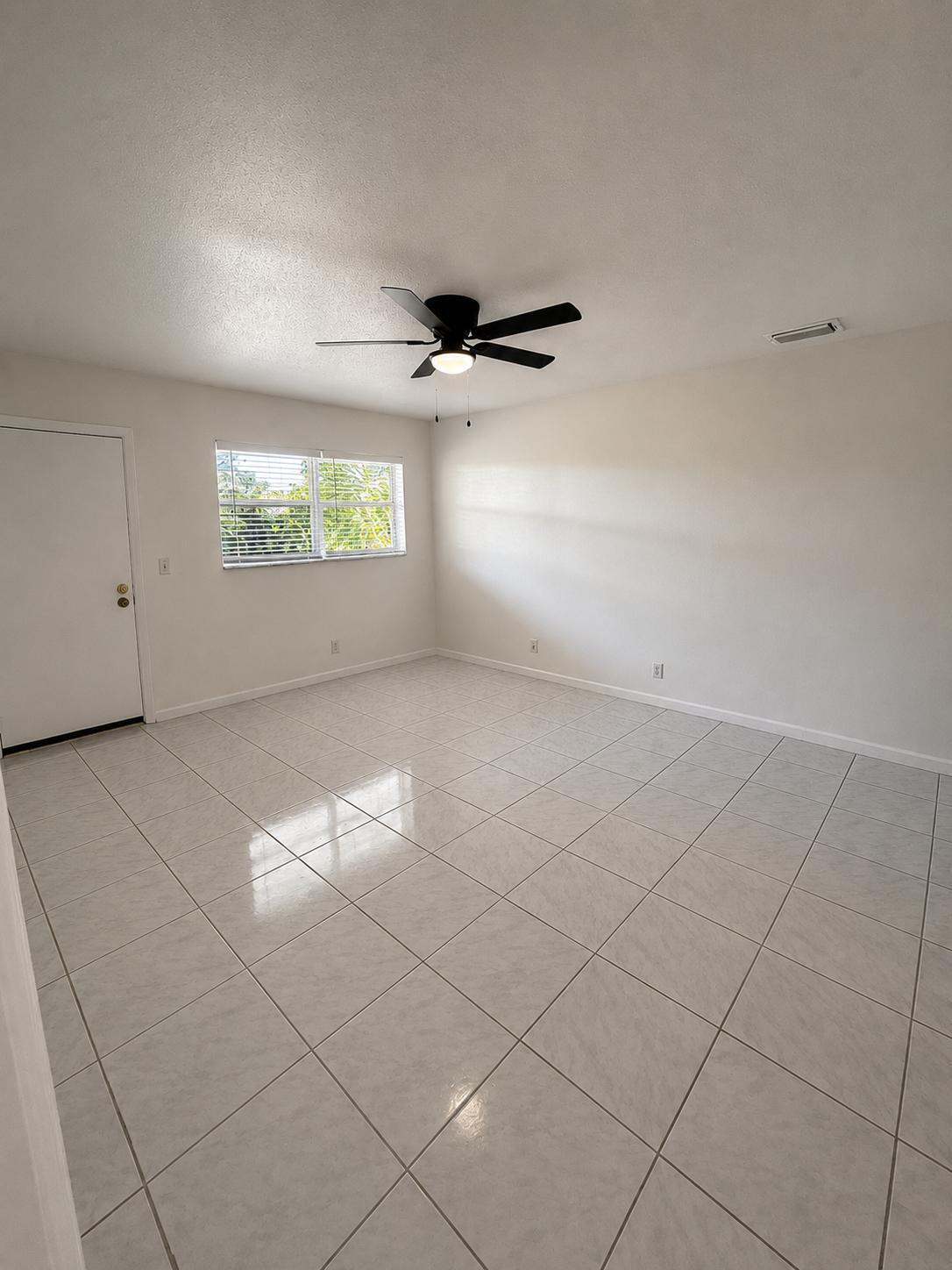 2801 Albatross Rd Property Photo 5