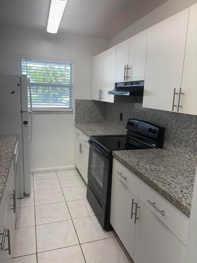 2801 Albatross Rd Property Photo 6