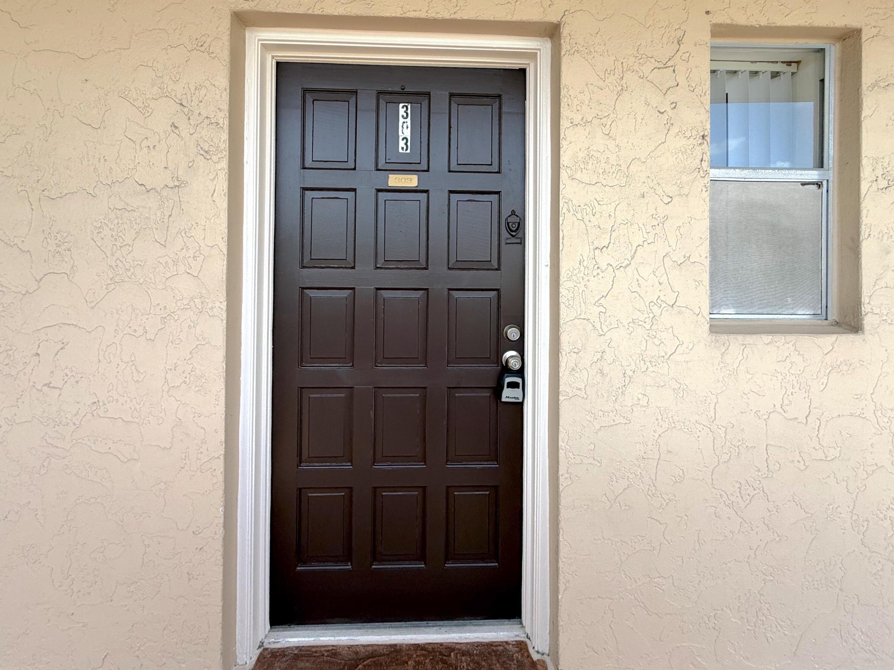 6301 N Falls Cir Drive 303 Property Photo 6