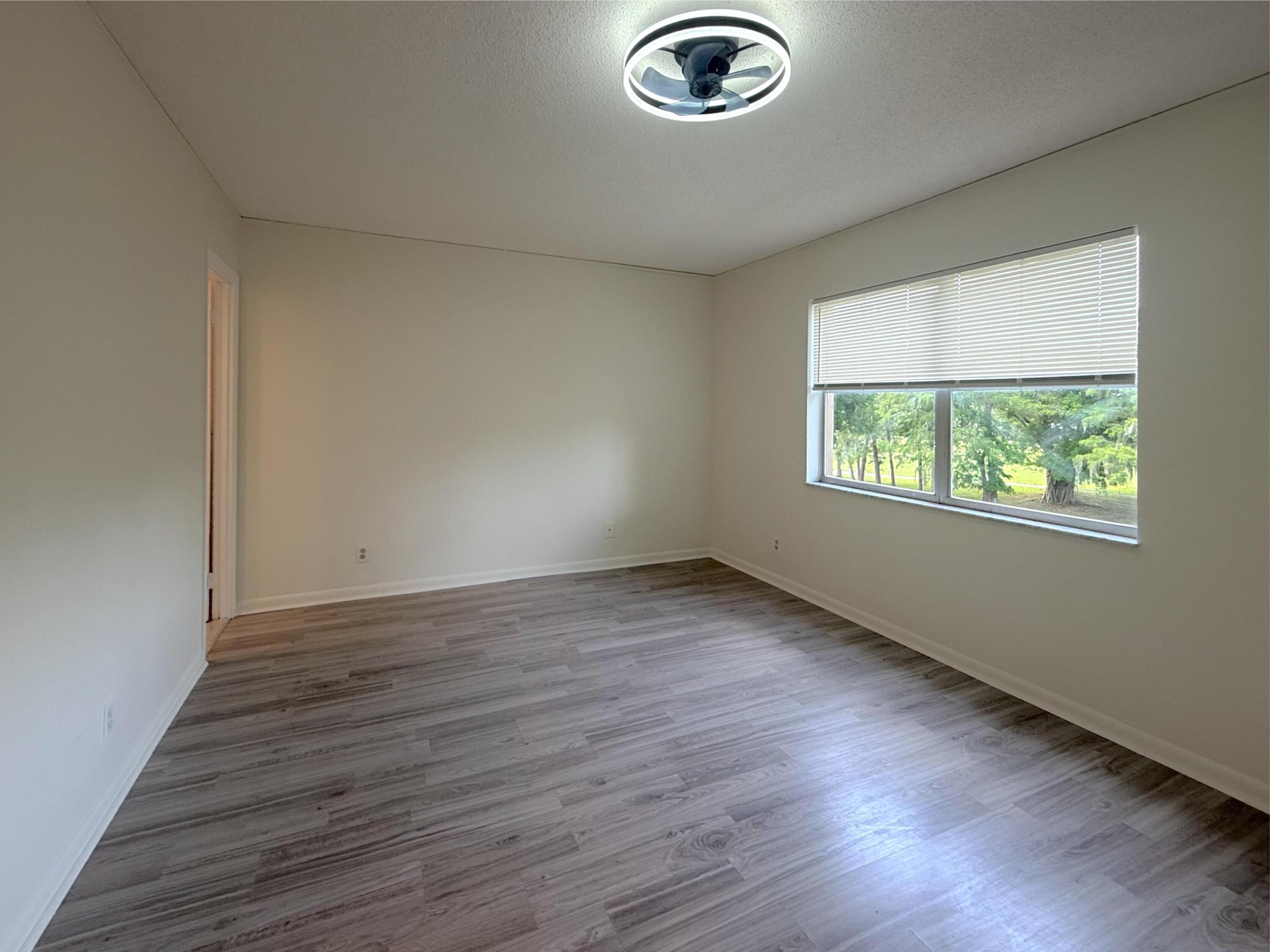 6301 N Falls Cir Drive 303 Property Photo 13