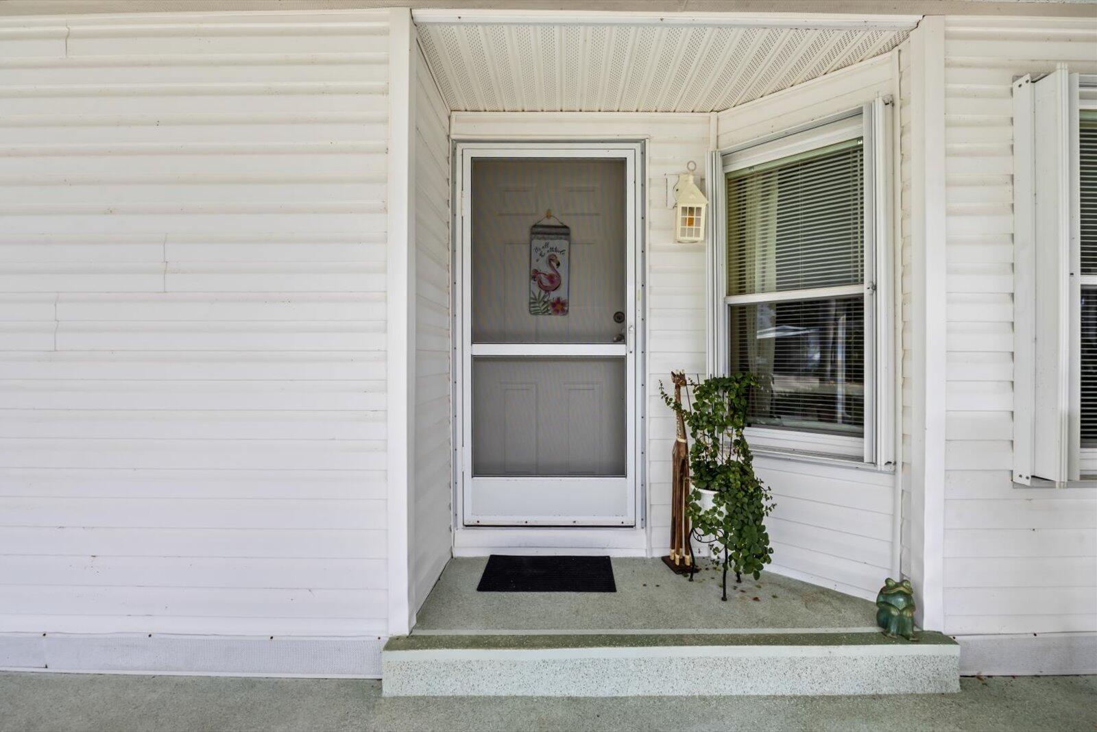 7904 Meadowlark Lane Property Photo 3