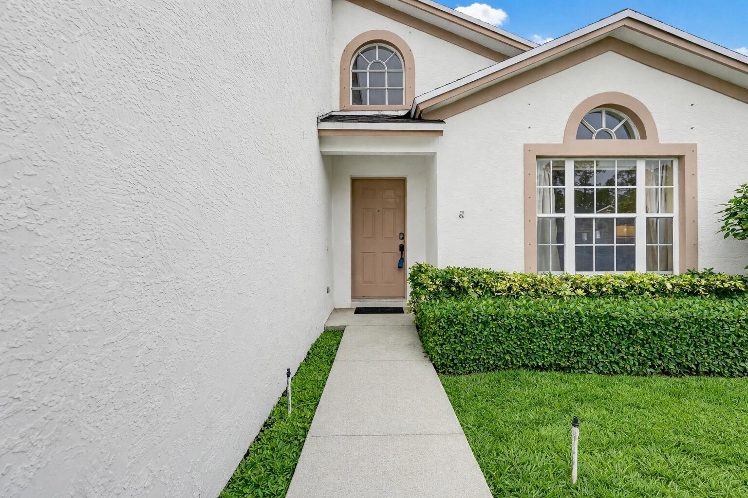 15182 Oak Chase Court Property Photo 4