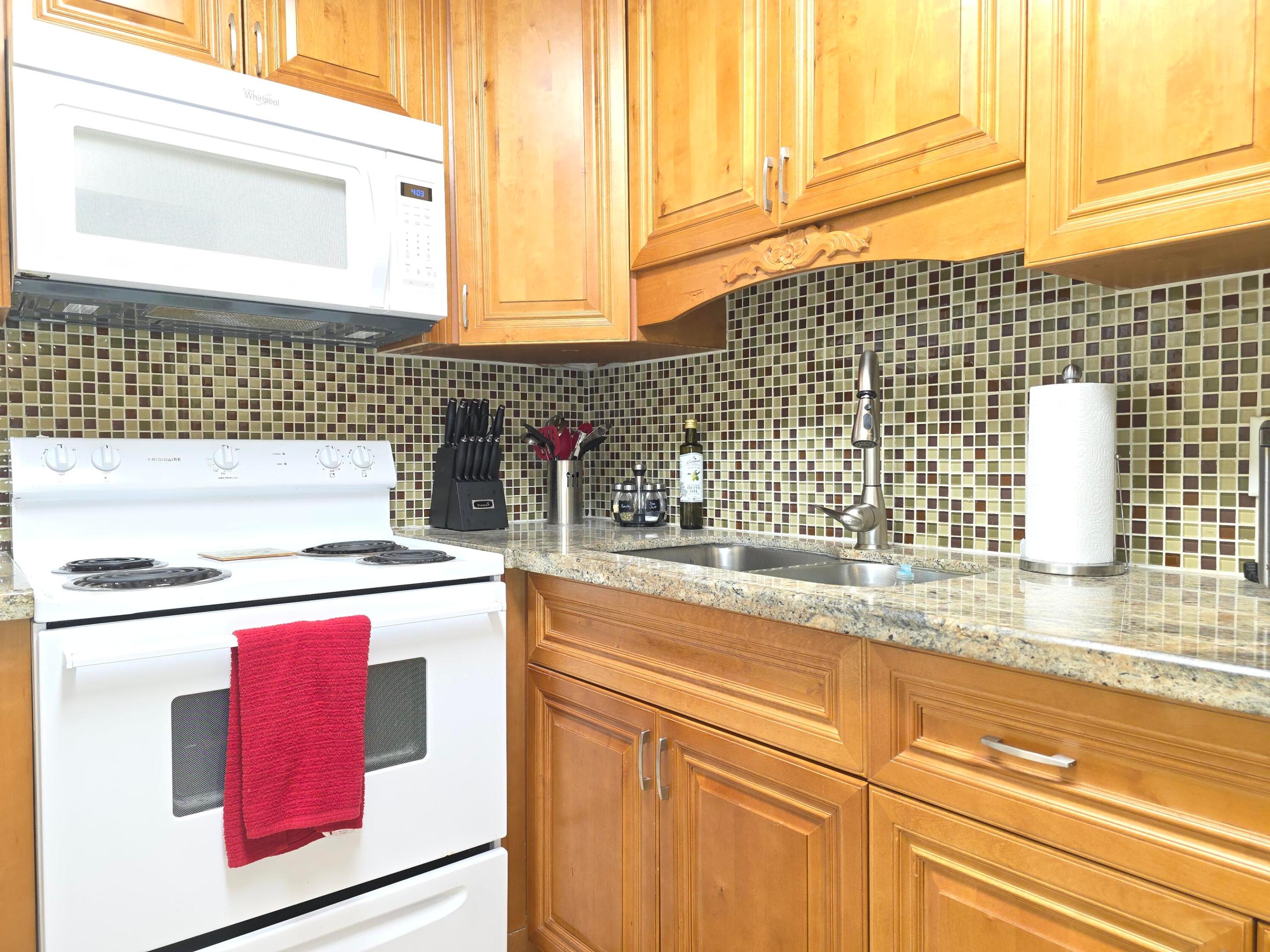 204 Kent L L Property Photo 3