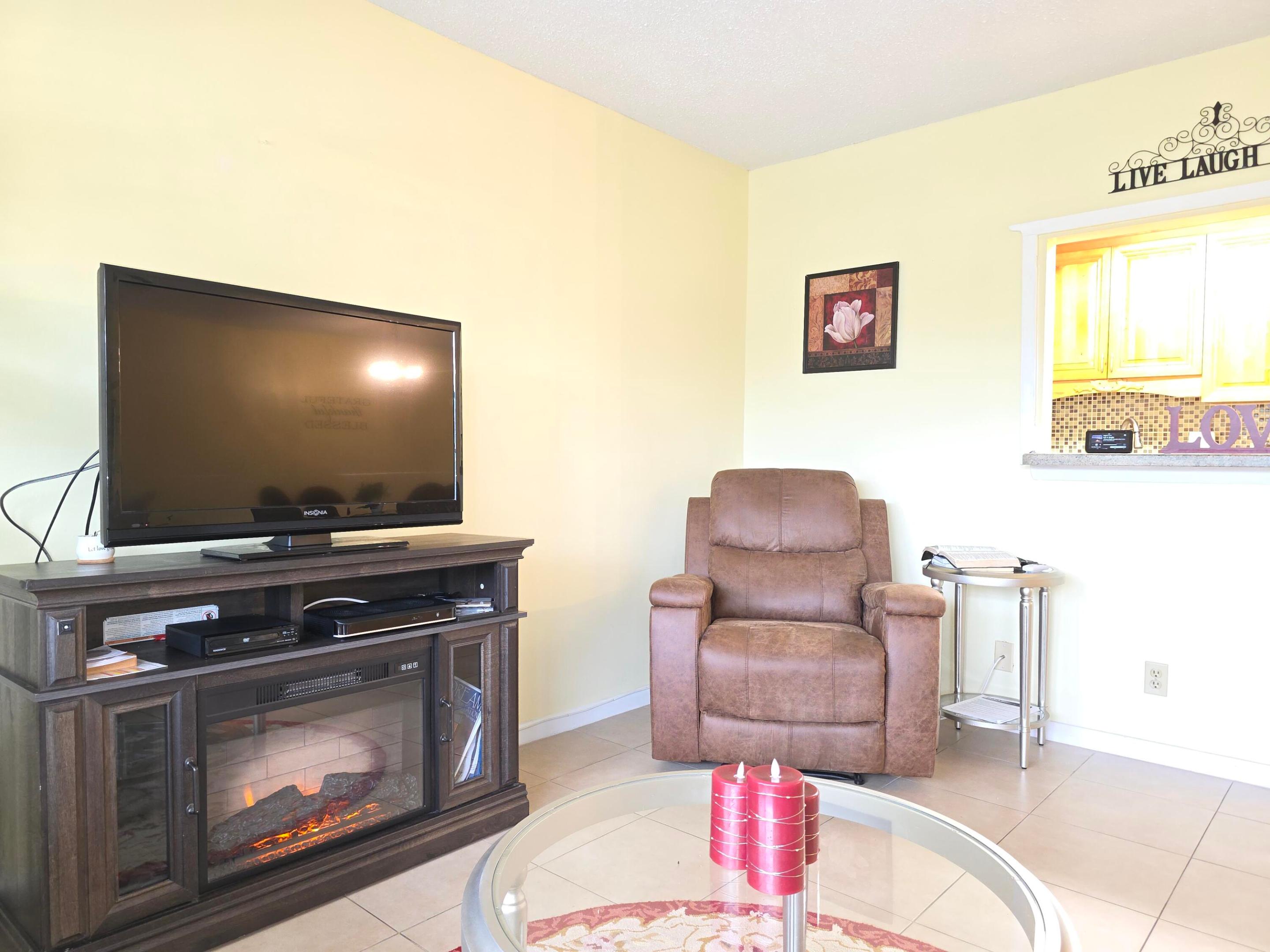 204 Kent L L Property Photo 5