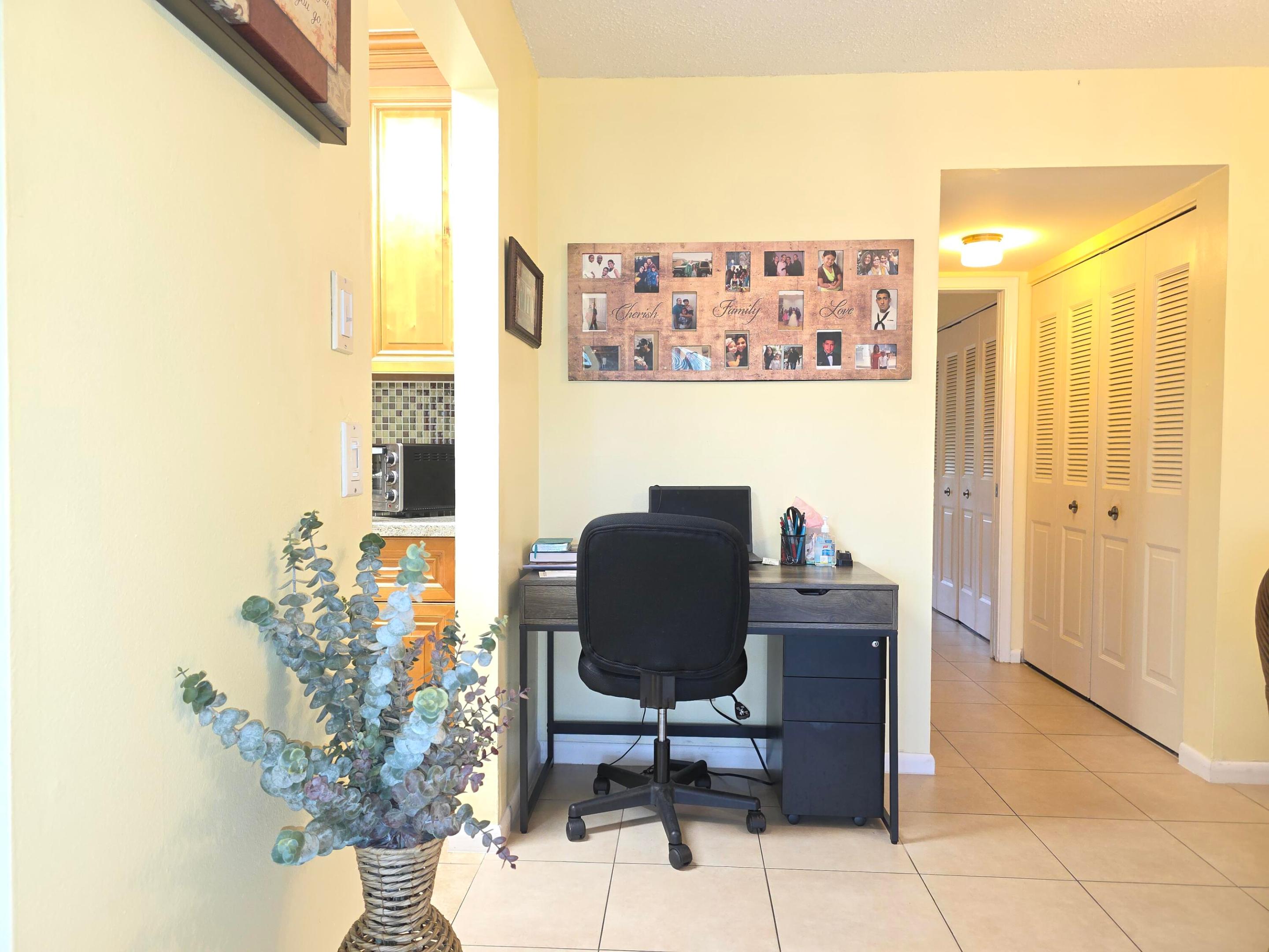 204 Kent L L Property Photo 7