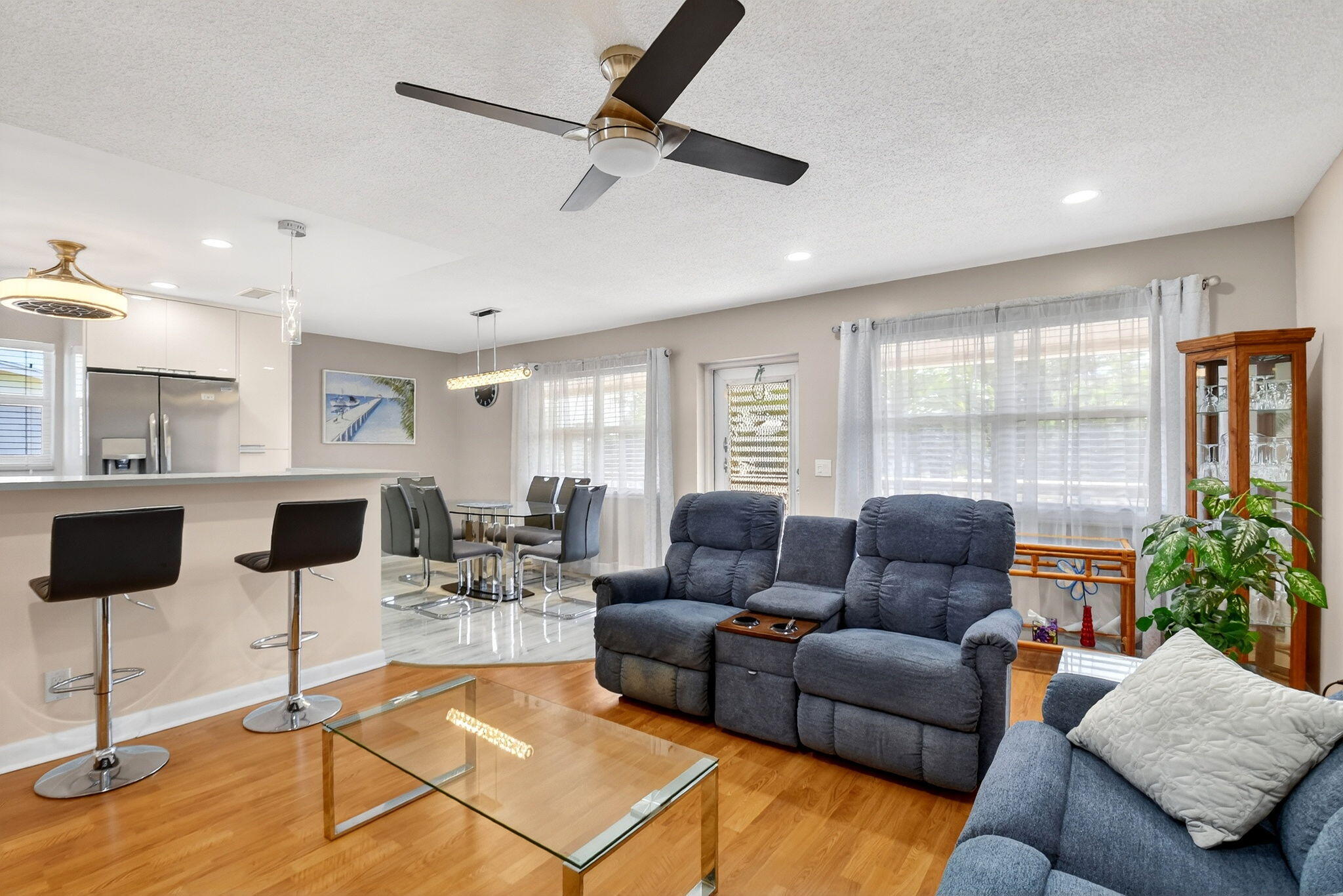 209 Somerset K Property Photo 3
