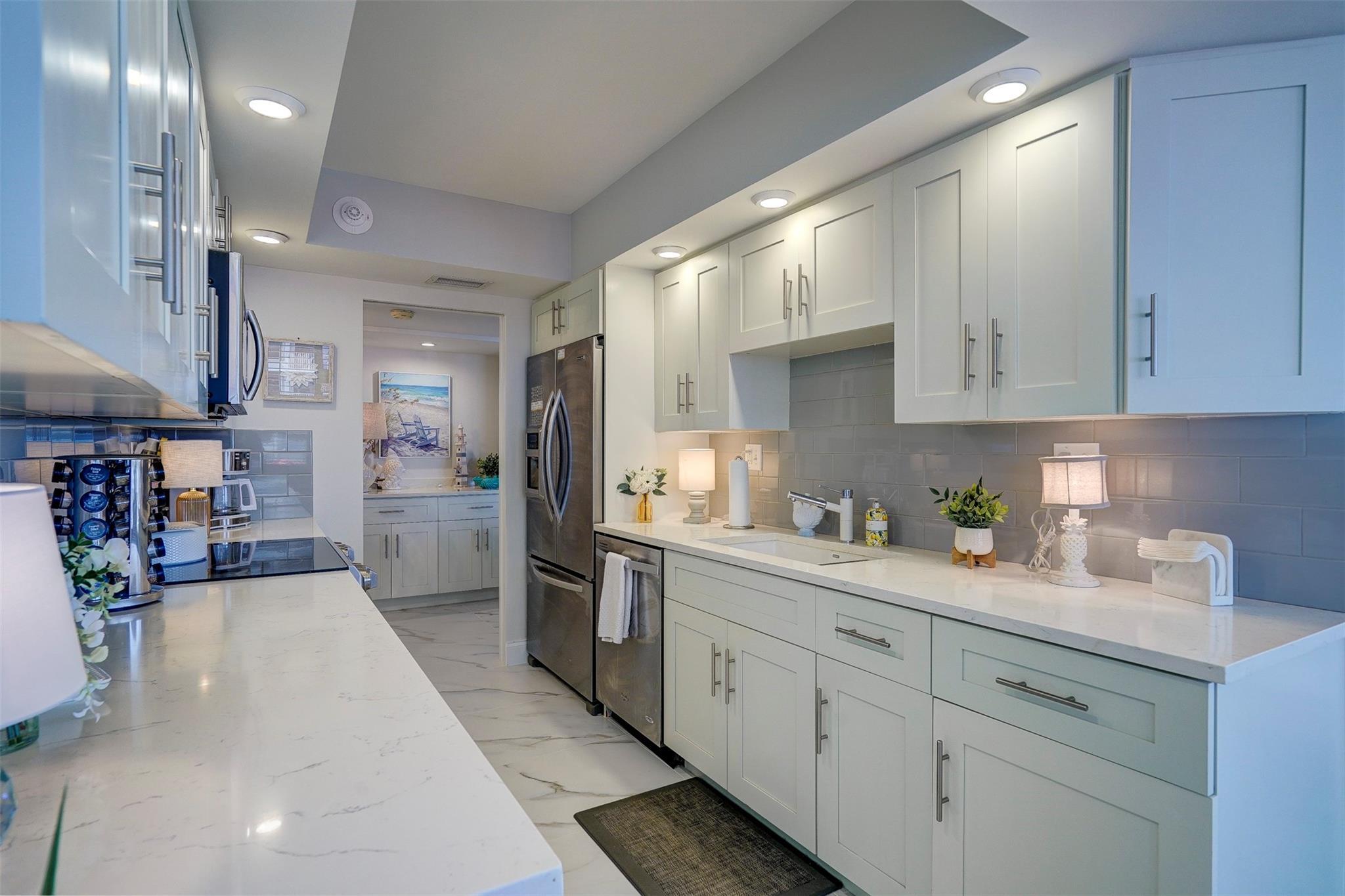 5480 N Ocean Drive B2a Property Photo 8
