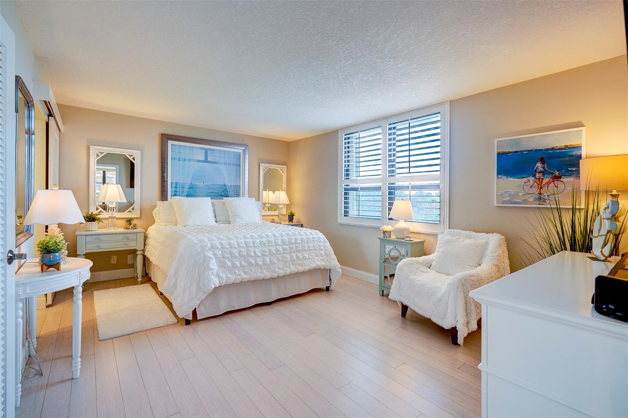 5480 N Ocean Drive B2a Property Photo 11