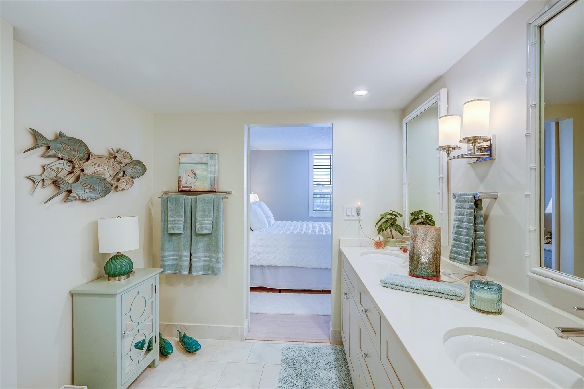 5480 N Ocean Drive B2a Property Photo 13