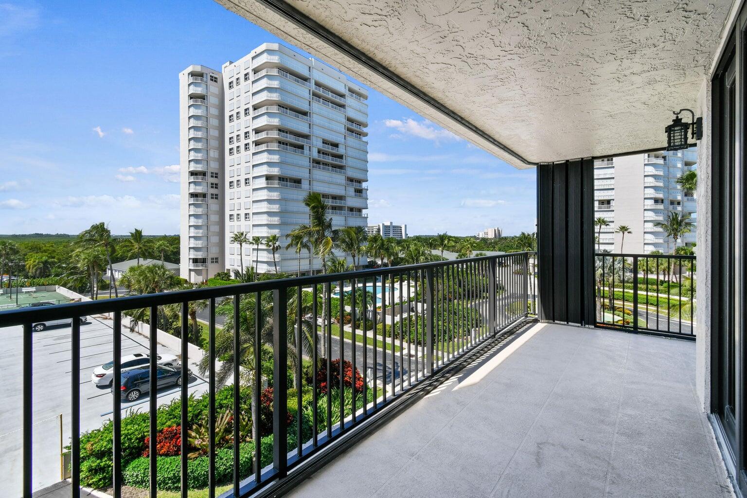 5047 N Highway A1a 404 Property Photo 6