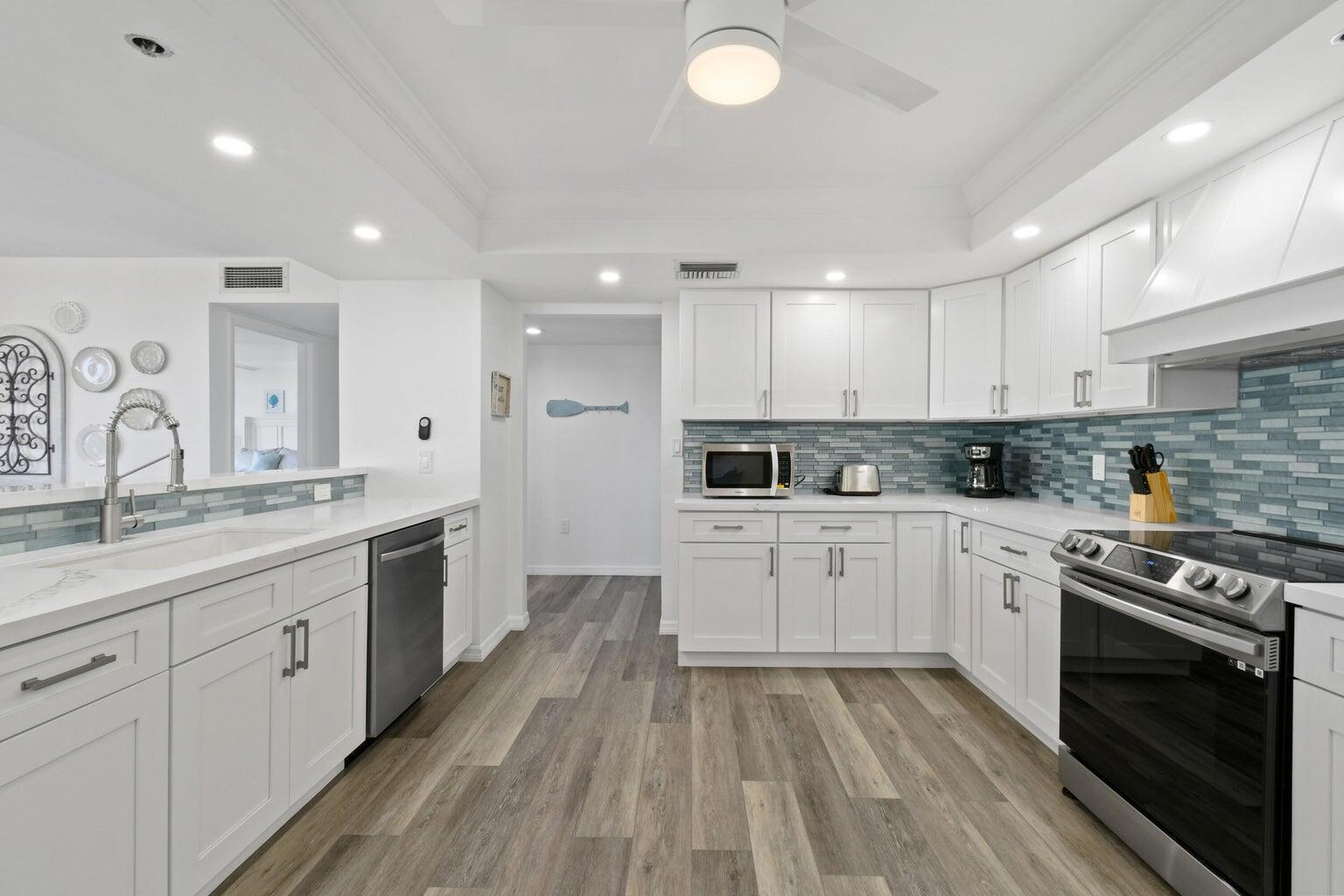 5047 N Highway A1a 404 Property Photo 15