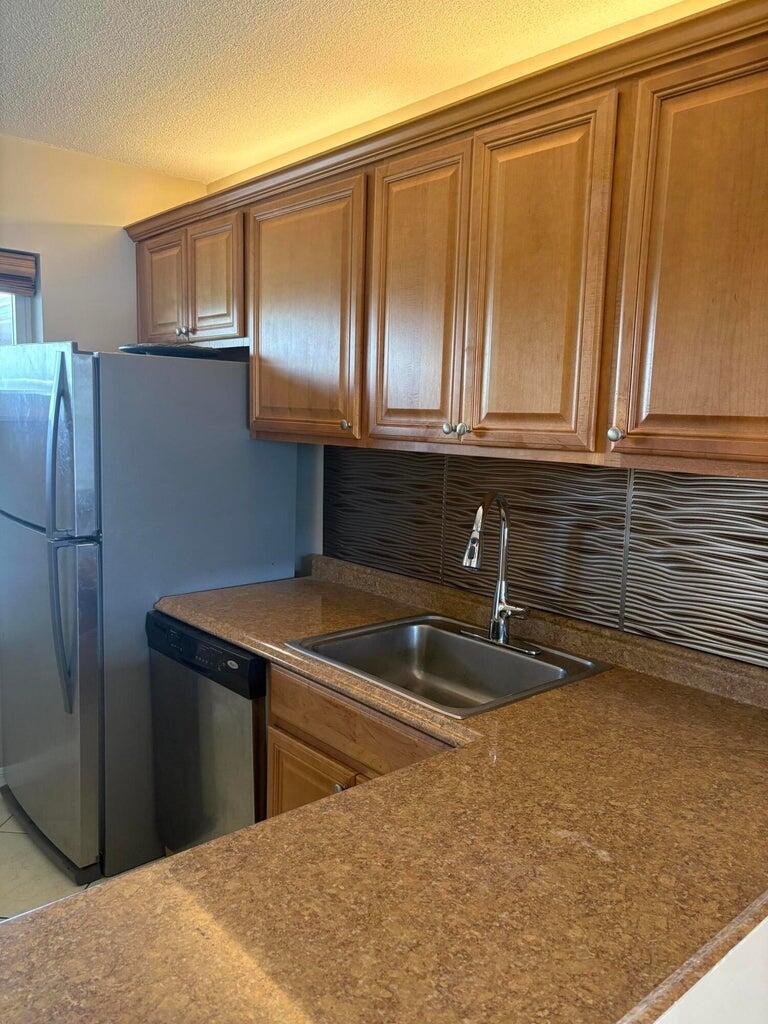 2770 S Garden Drive 304 Property Photo 5