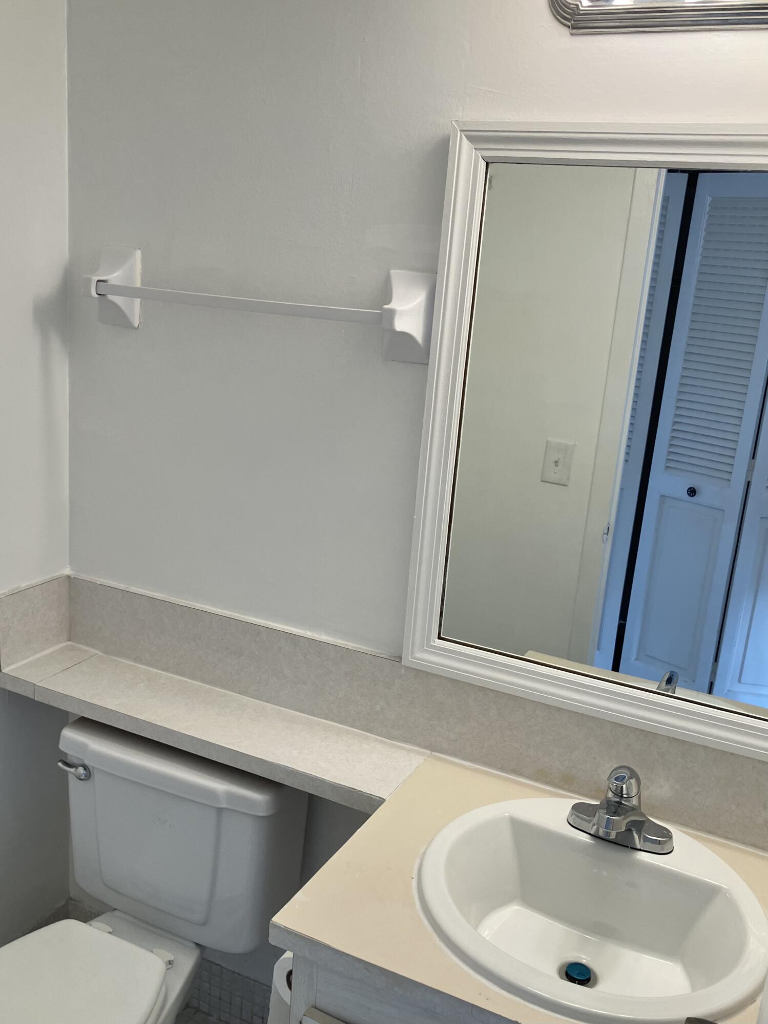 156 Suffolk D Property Photo 15