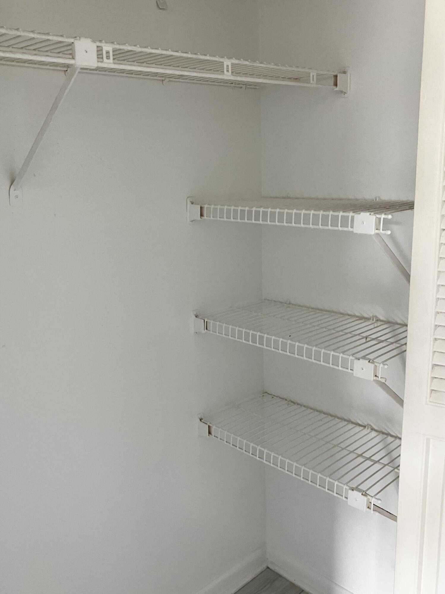156 Suffolk D Property Photo 16