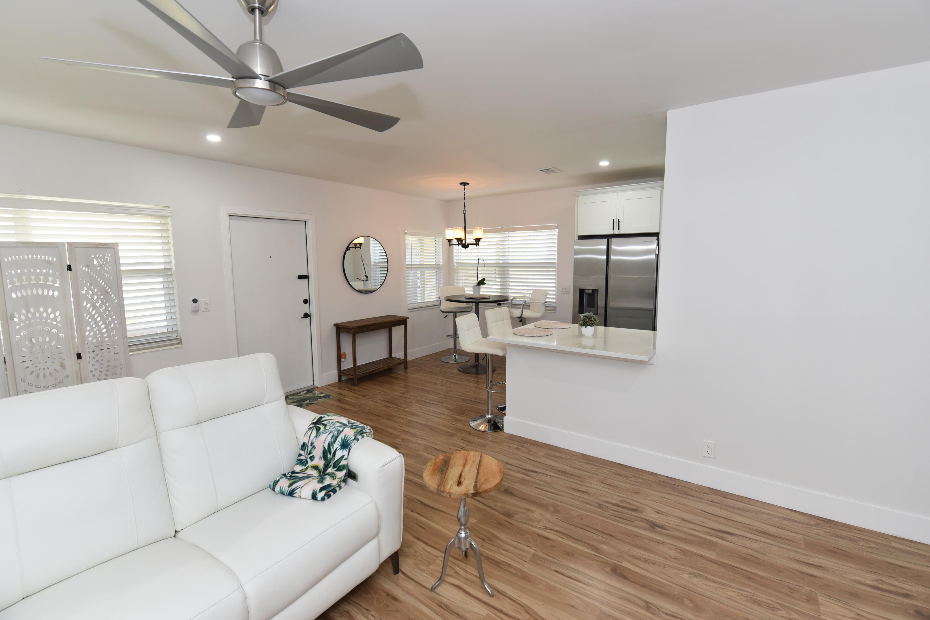 112 Salisbury E Property Photo 10