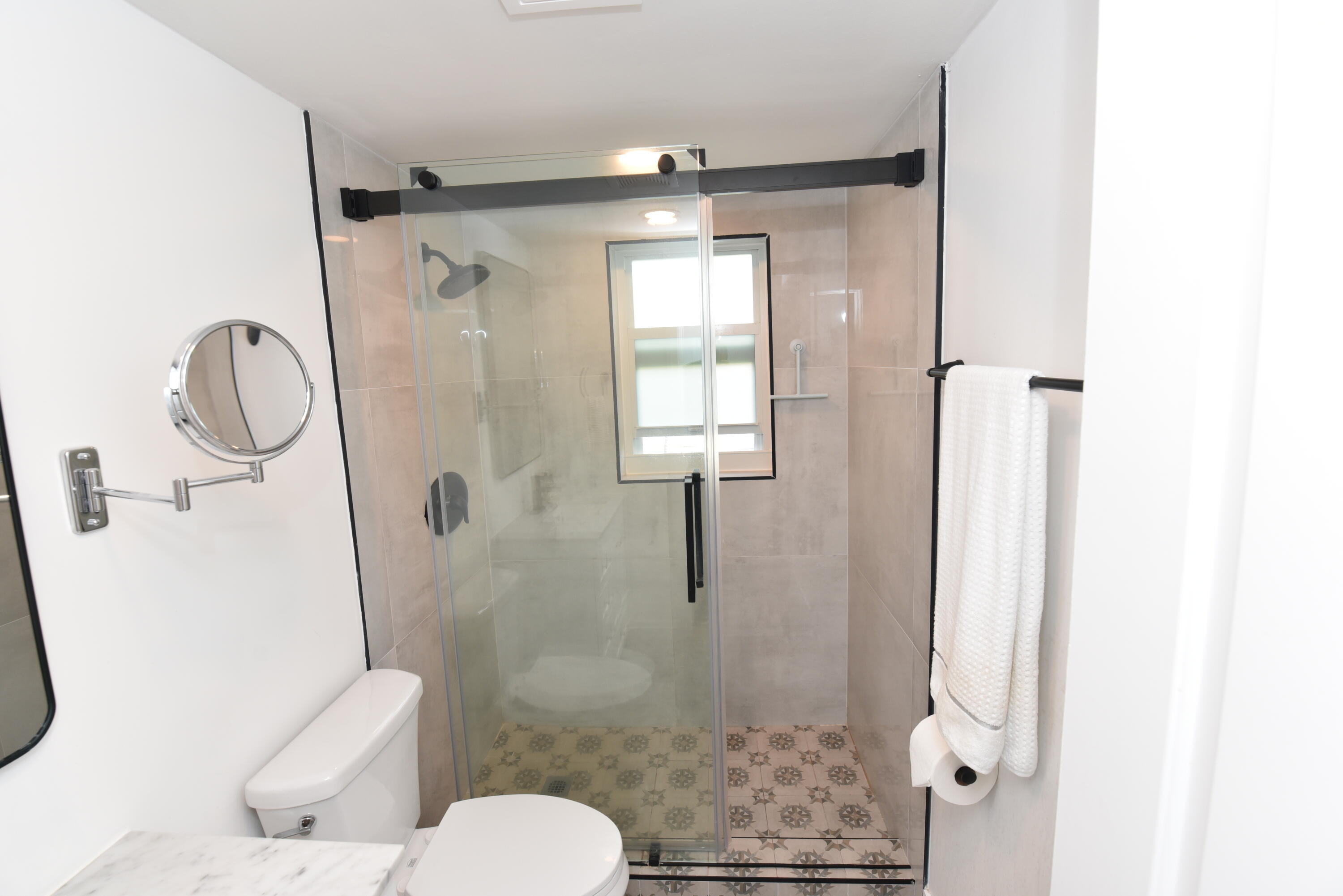 112 Salisbury E Property Photo 11